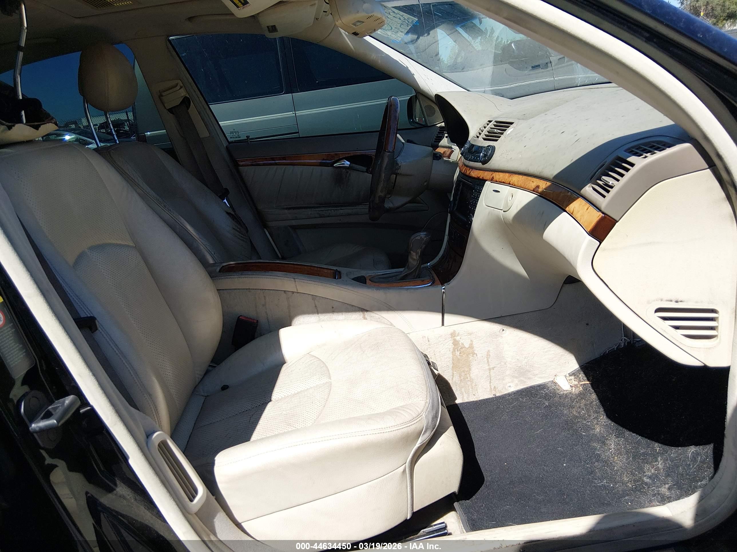 MERCEDES-BENZ E image 5