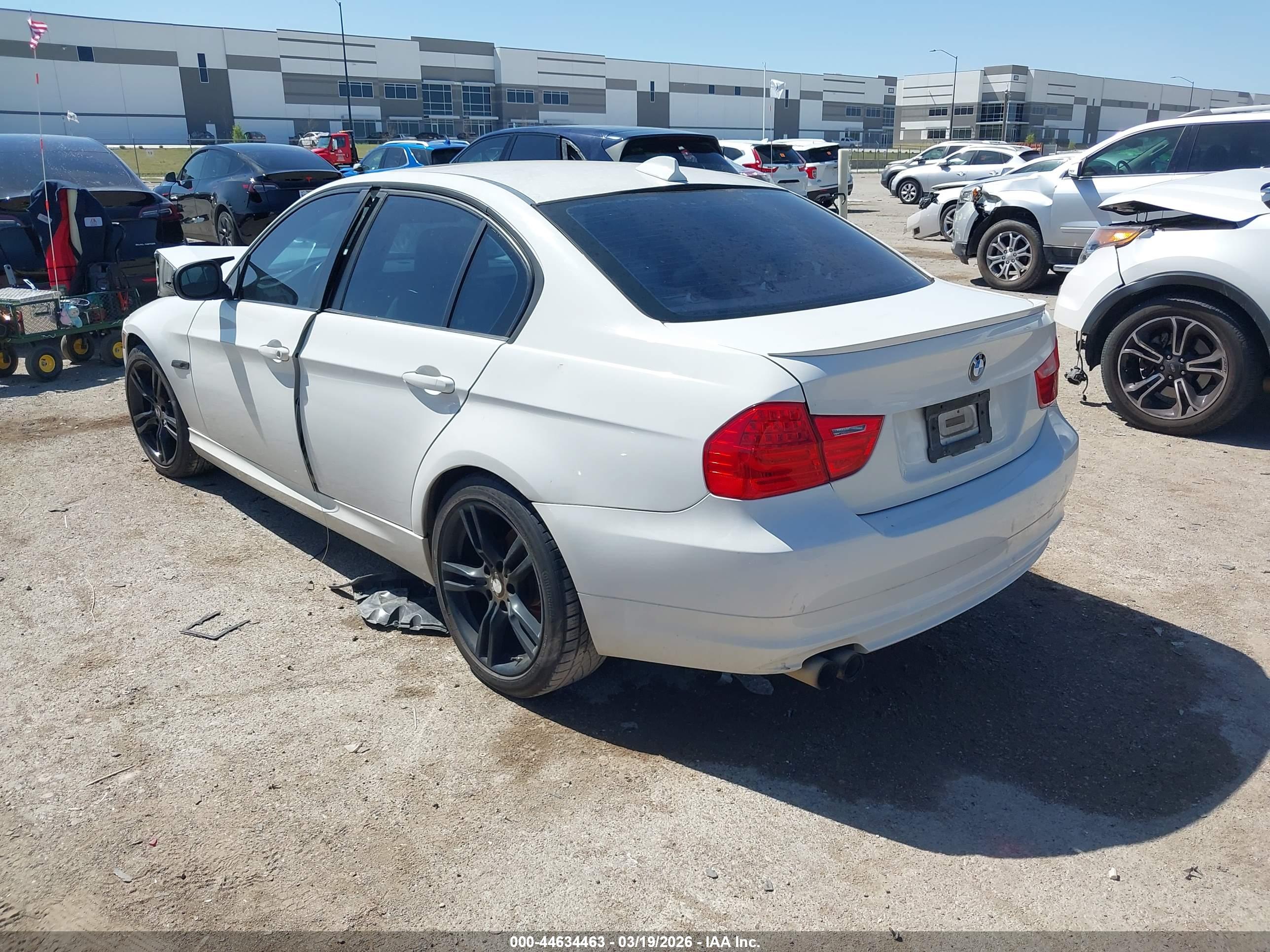 BMW 328I image 3