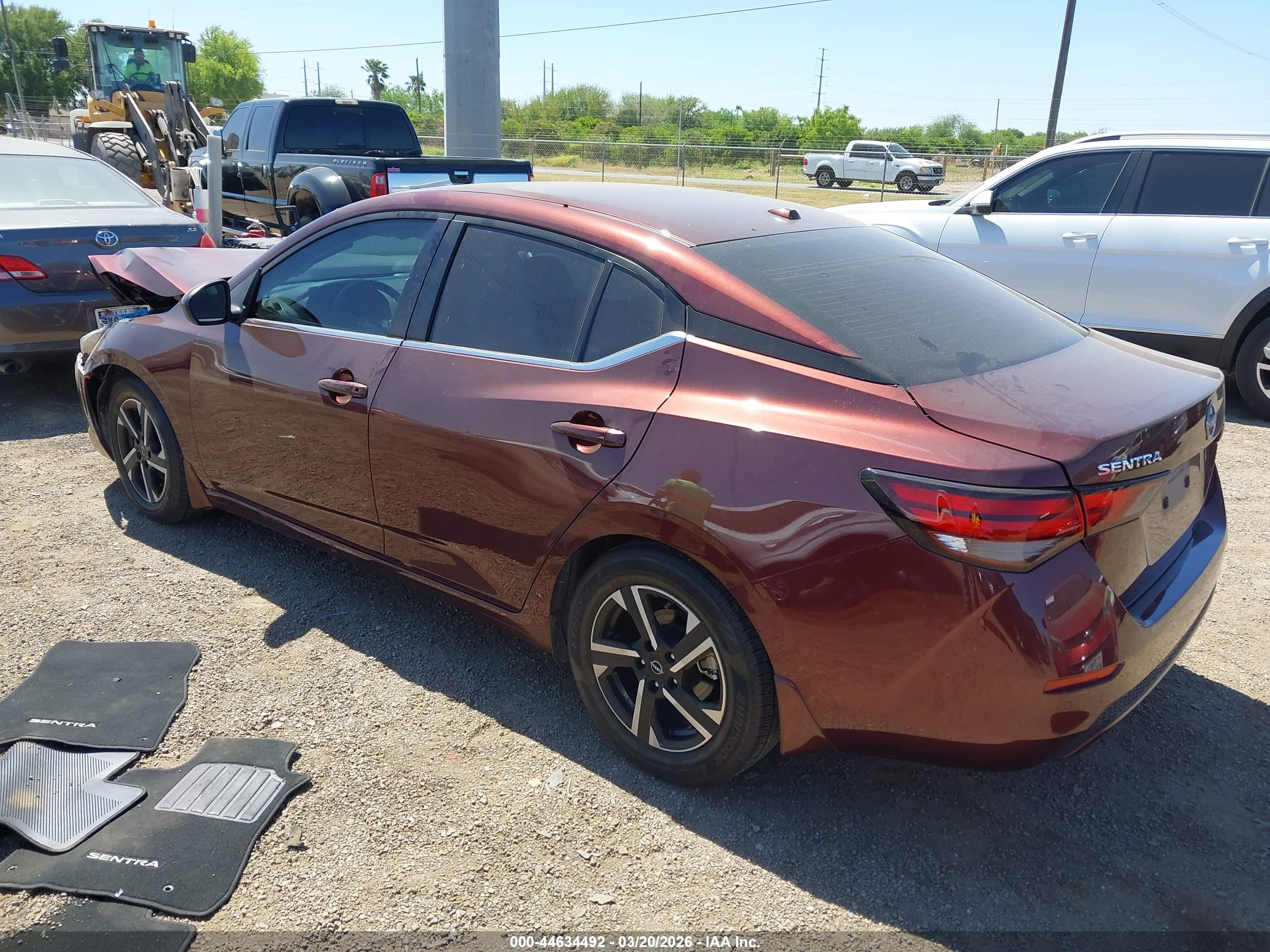NISSAN SENTRA image 3