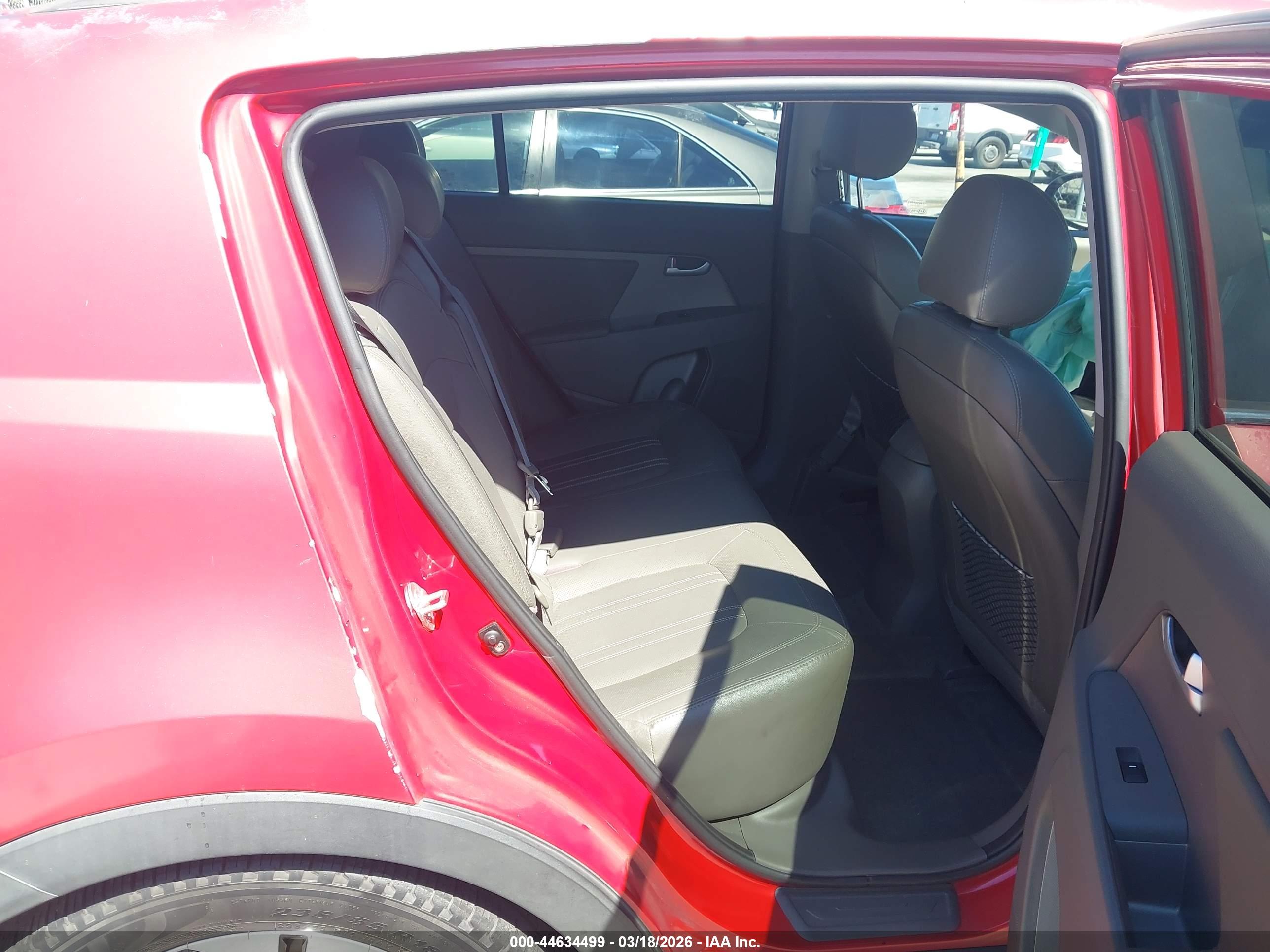 KIA SPORTAGE image 8