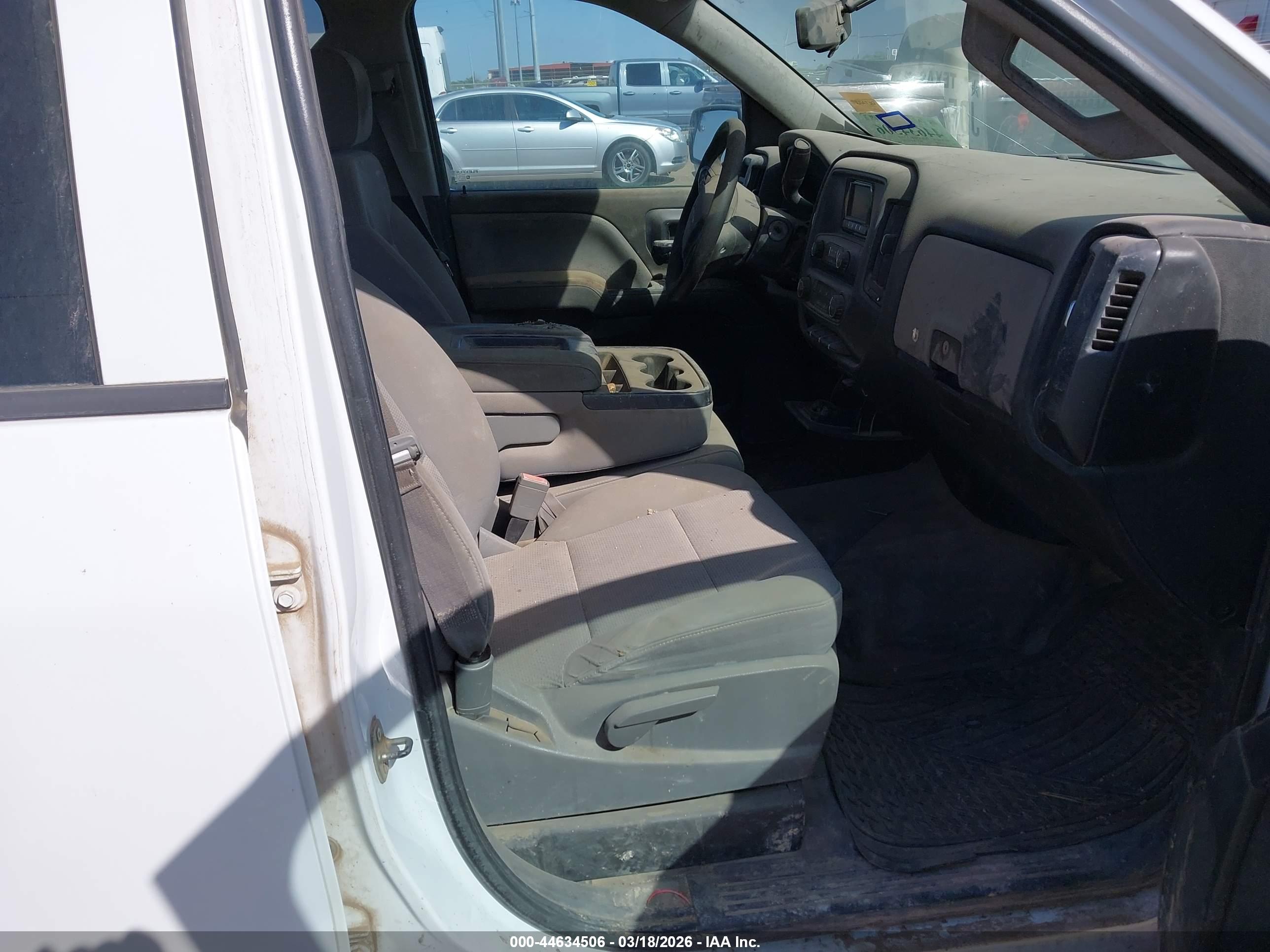 CHEVROLET SILVERADO image 5