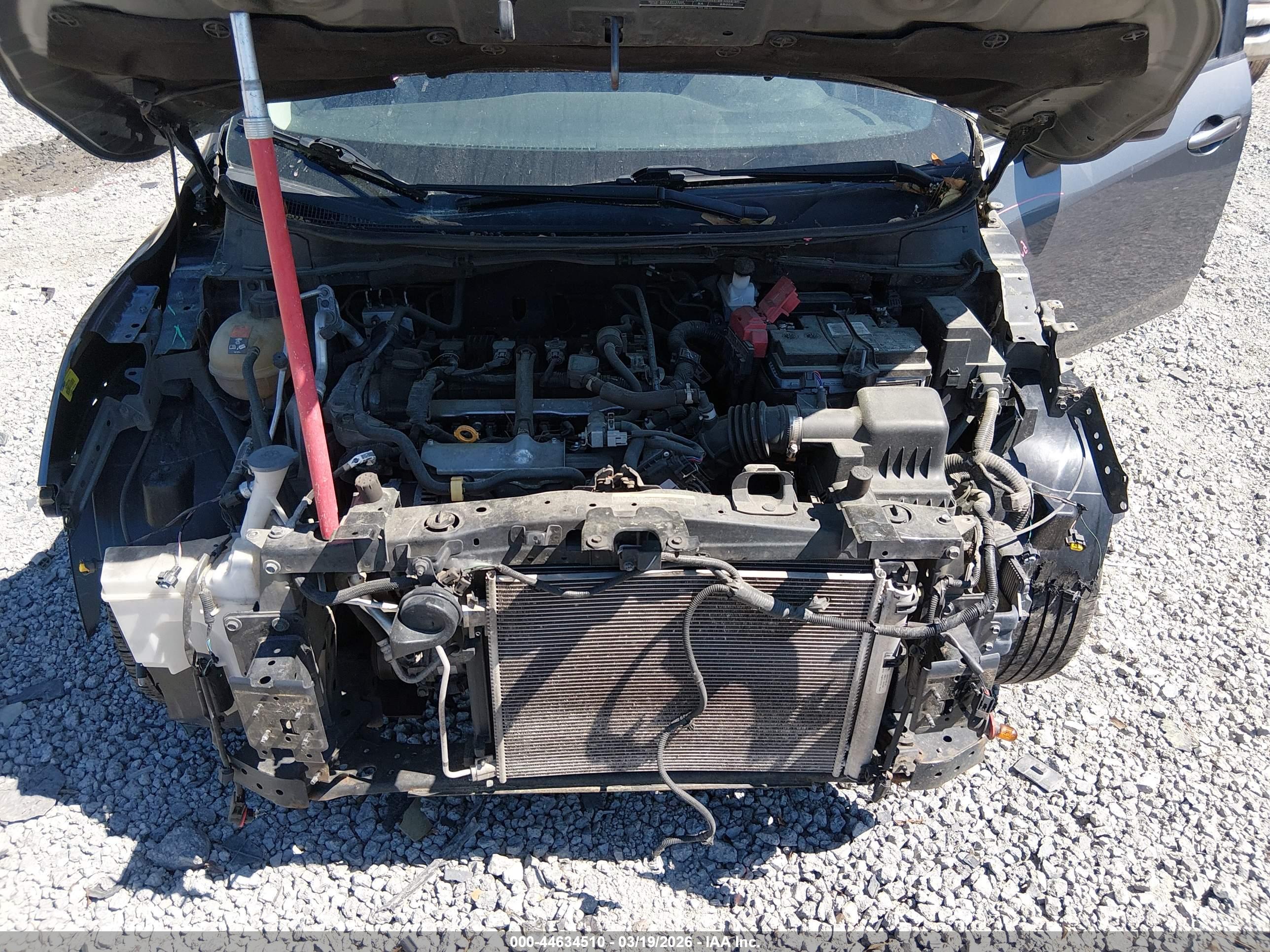 NISSAN VERSA image 10
