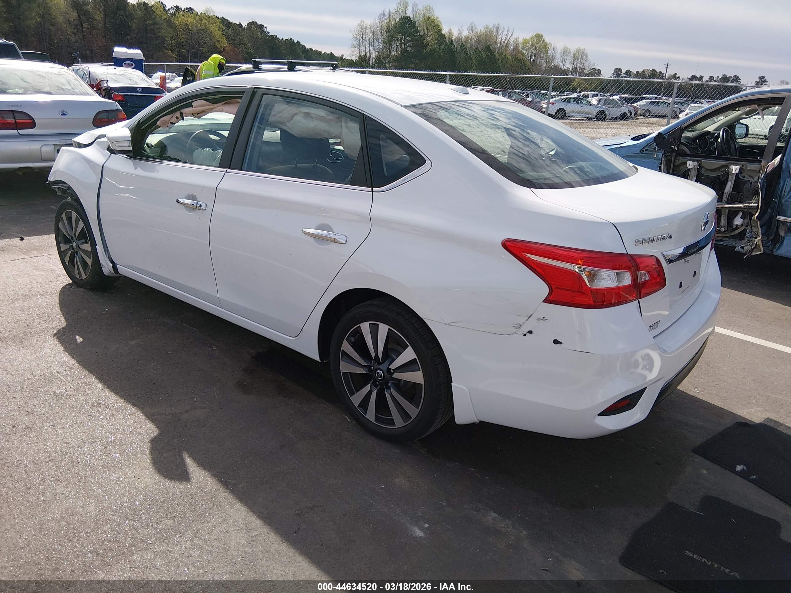 NISSAN SENTRA image 3