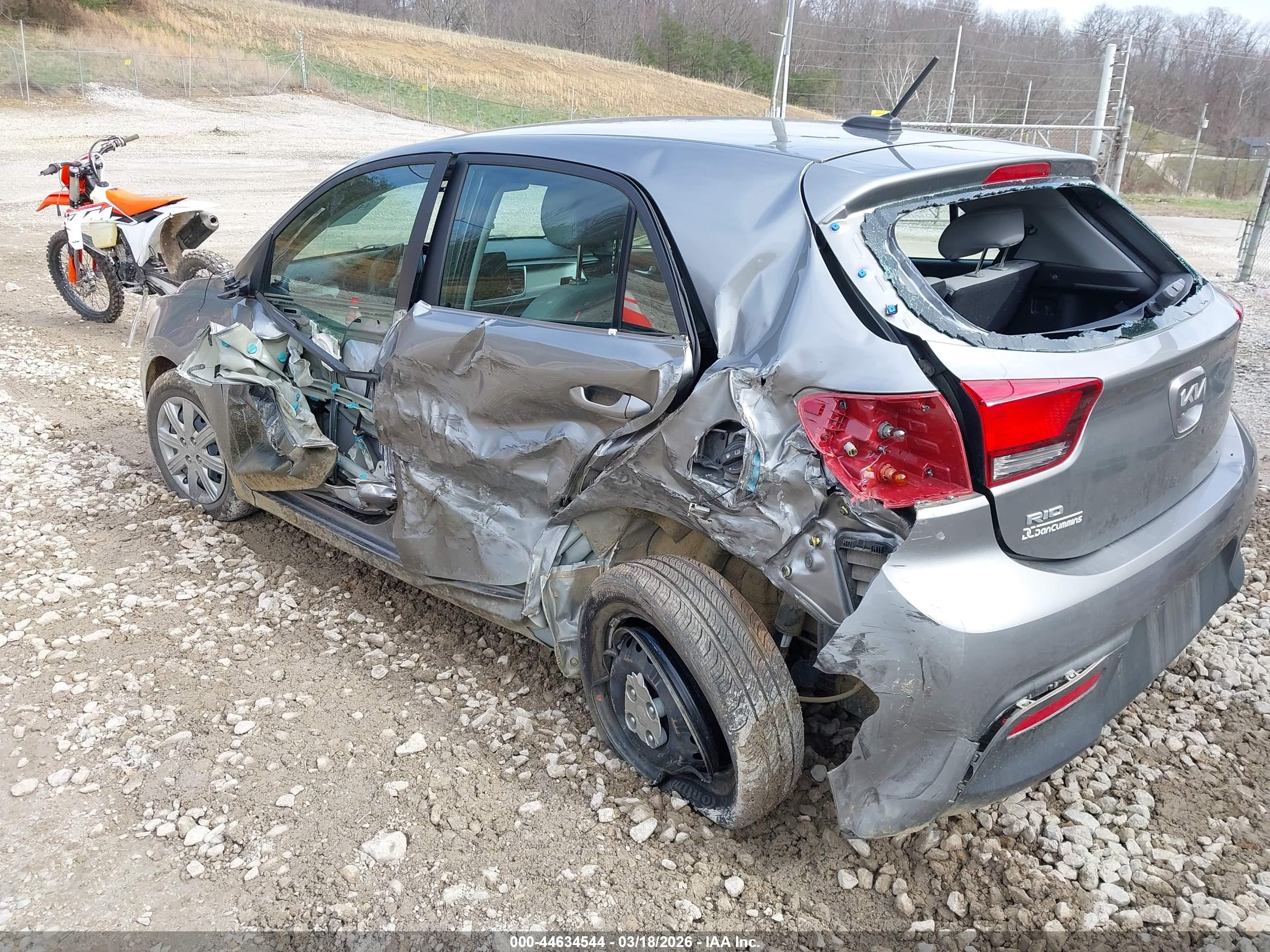 KIA RIO image 3