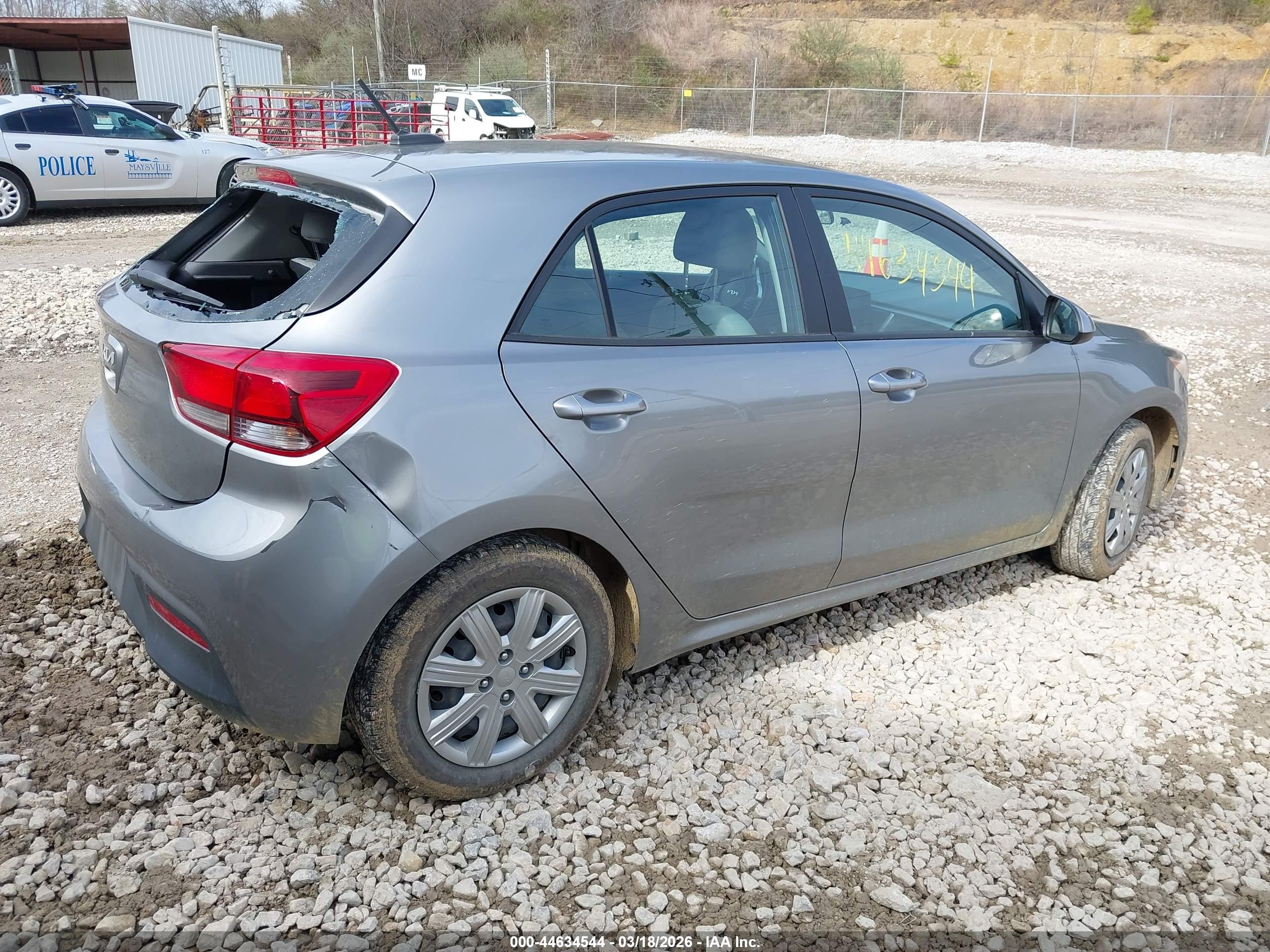 KIA RIO image 4