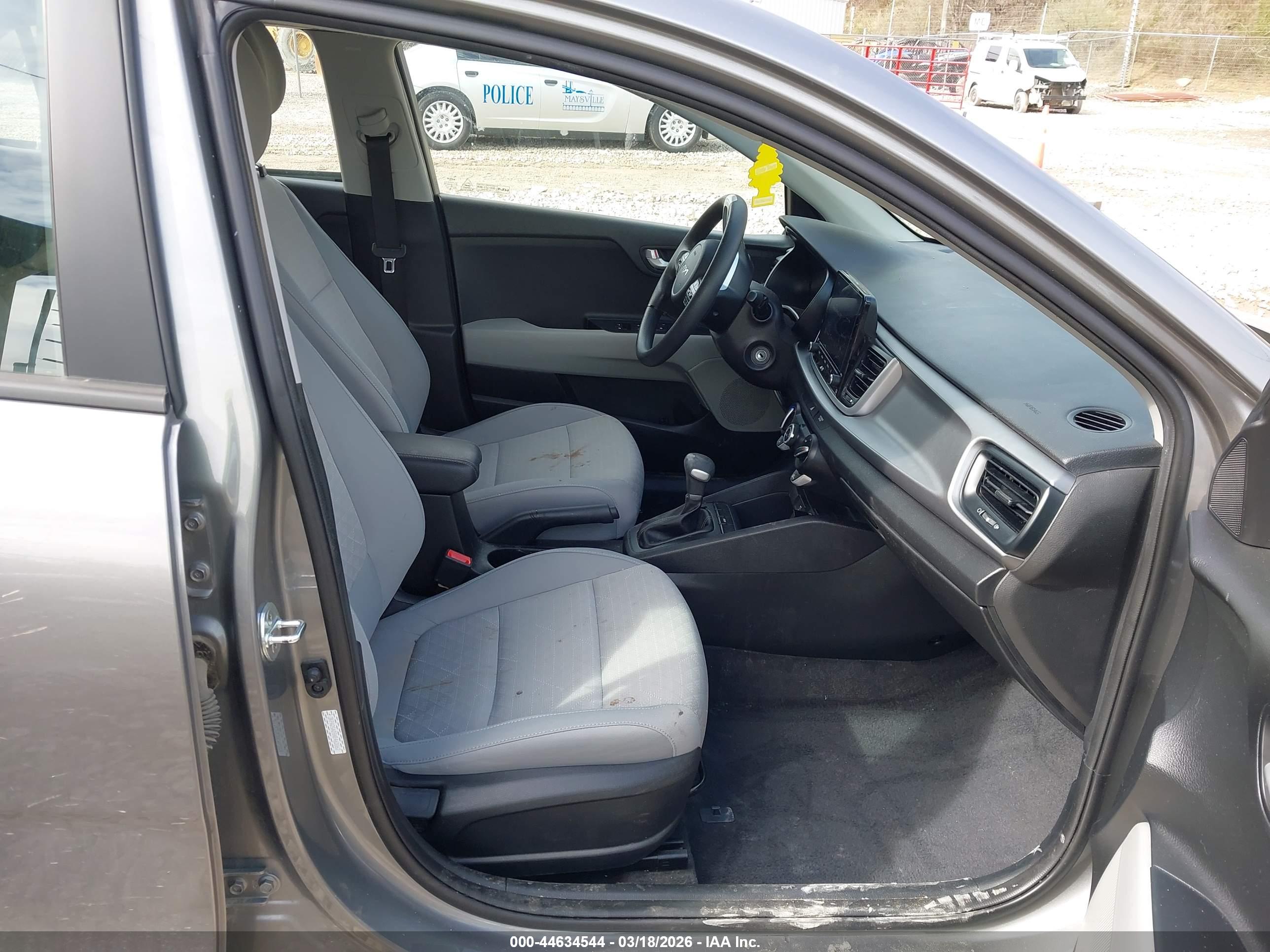 KIA RIO image 5