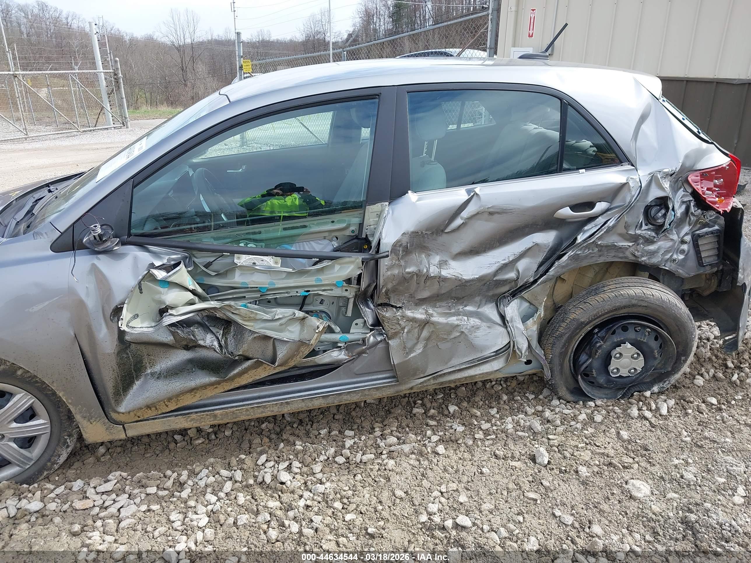 KIA RIO image 6