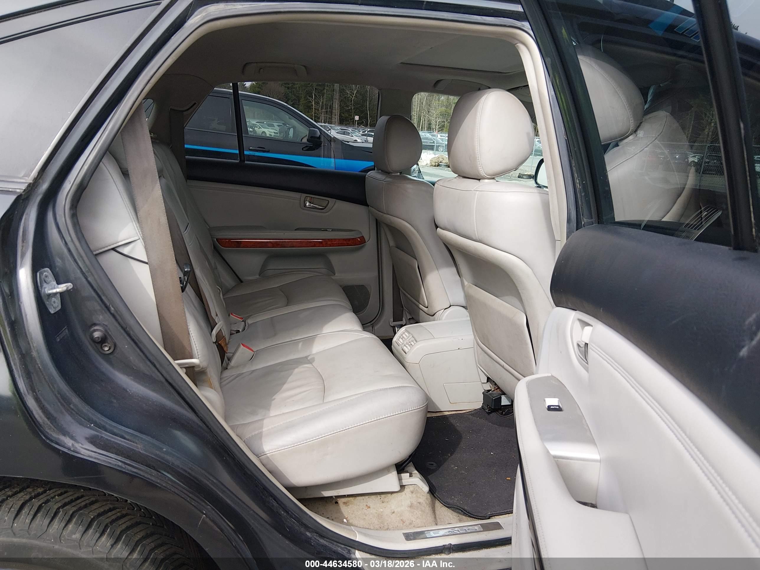 LEXUS RX image 8