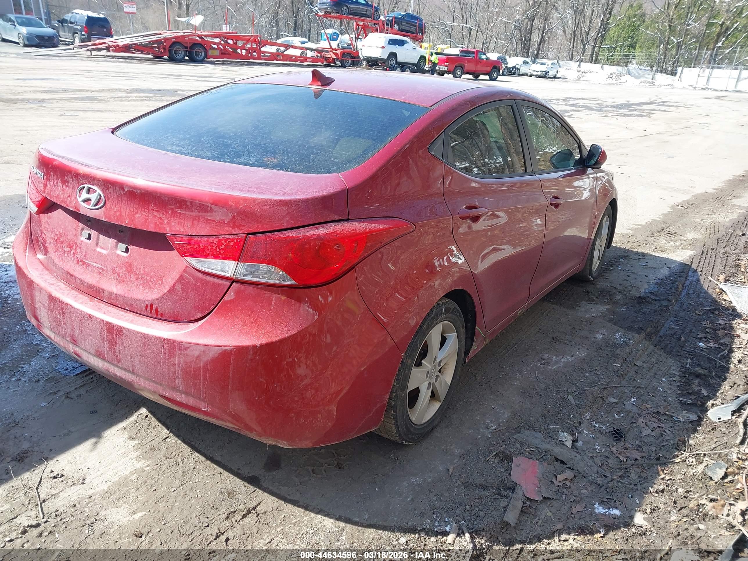 HYUNDAI ELANTRA image 4