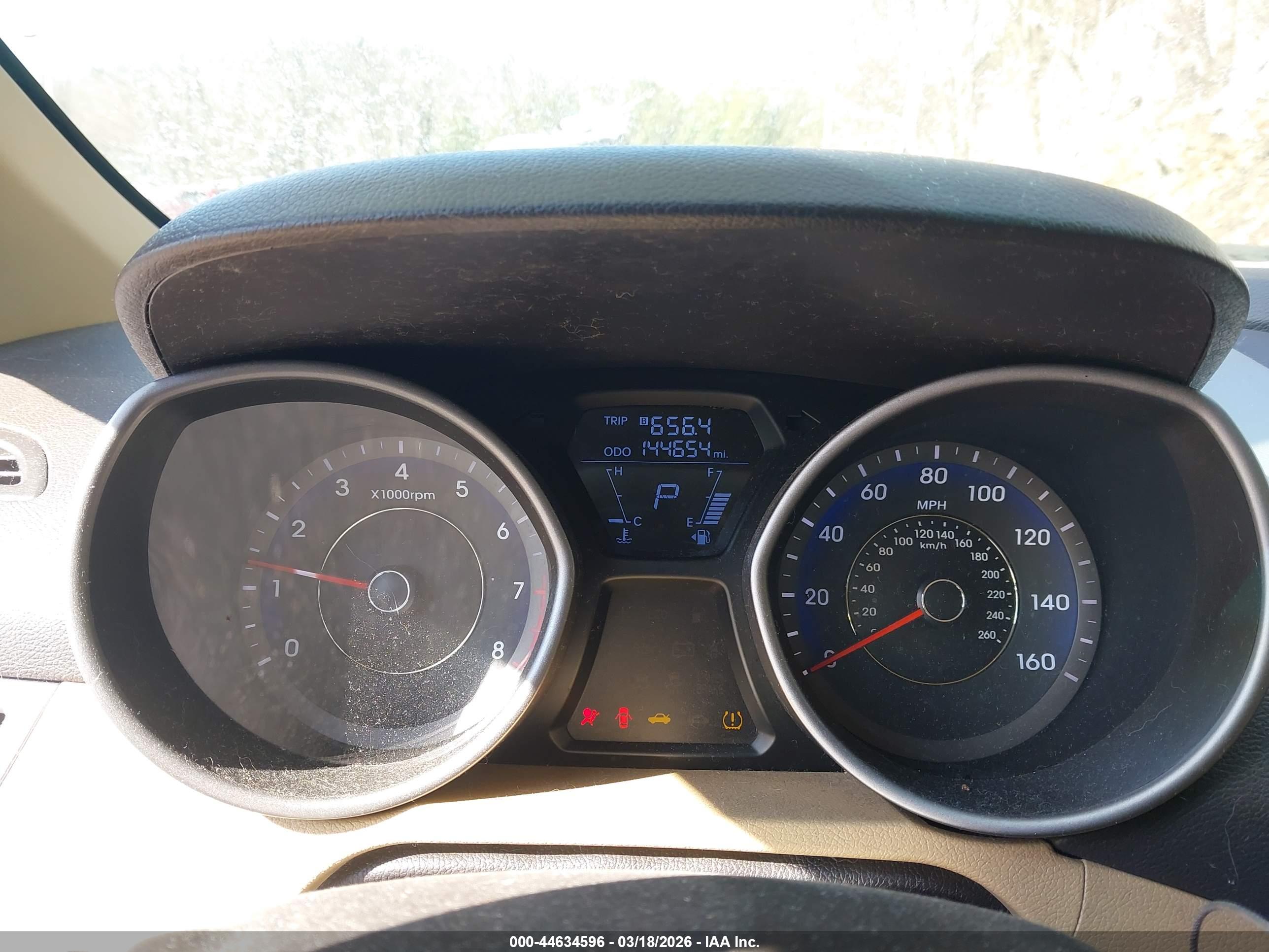 HYUNDAI ELANTRA image 7