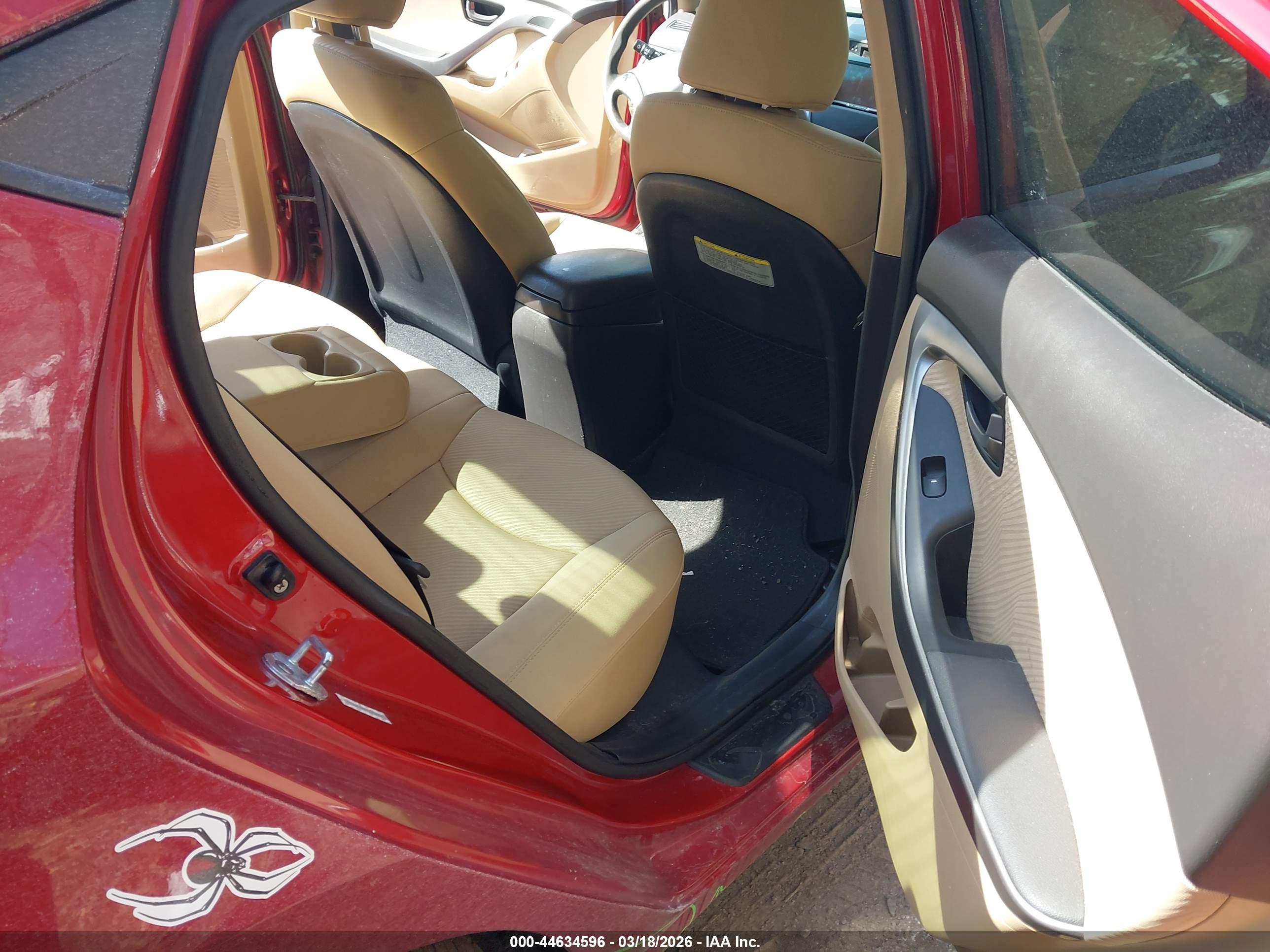 HYUNDAI ELANTRA image 8