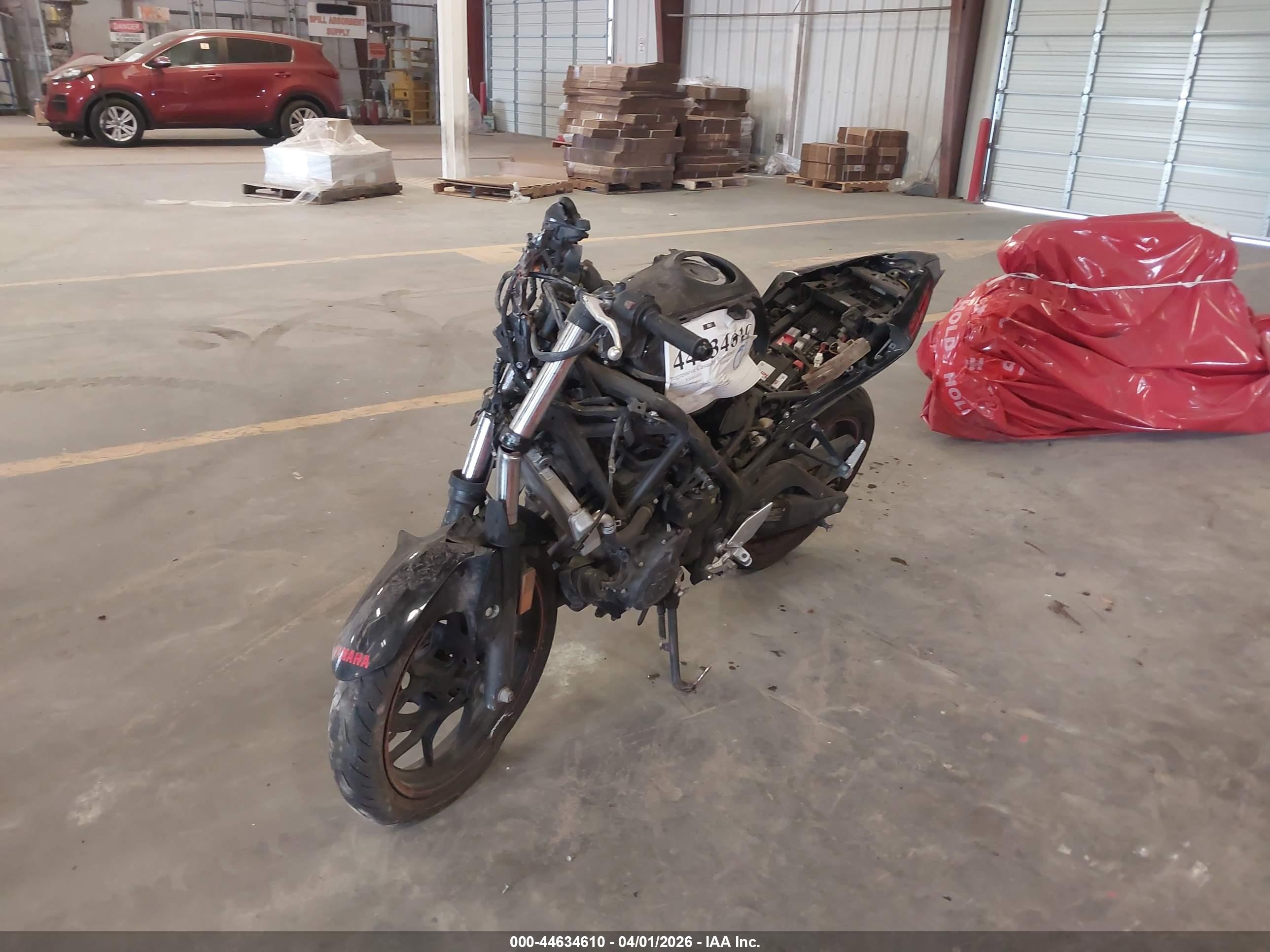 YAMAHA YZFR3 image 2