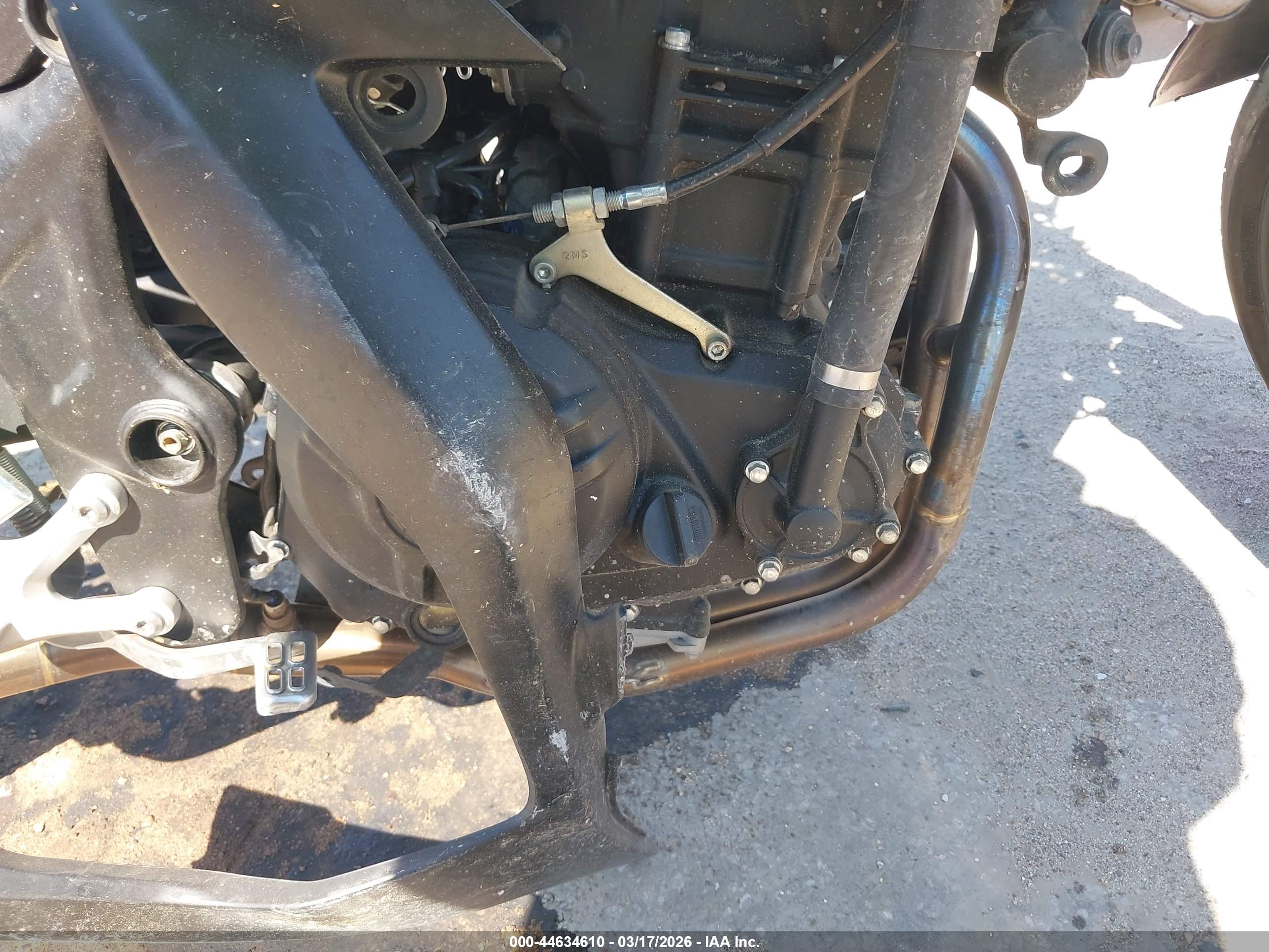 YAMAHA YZFR3 image 8