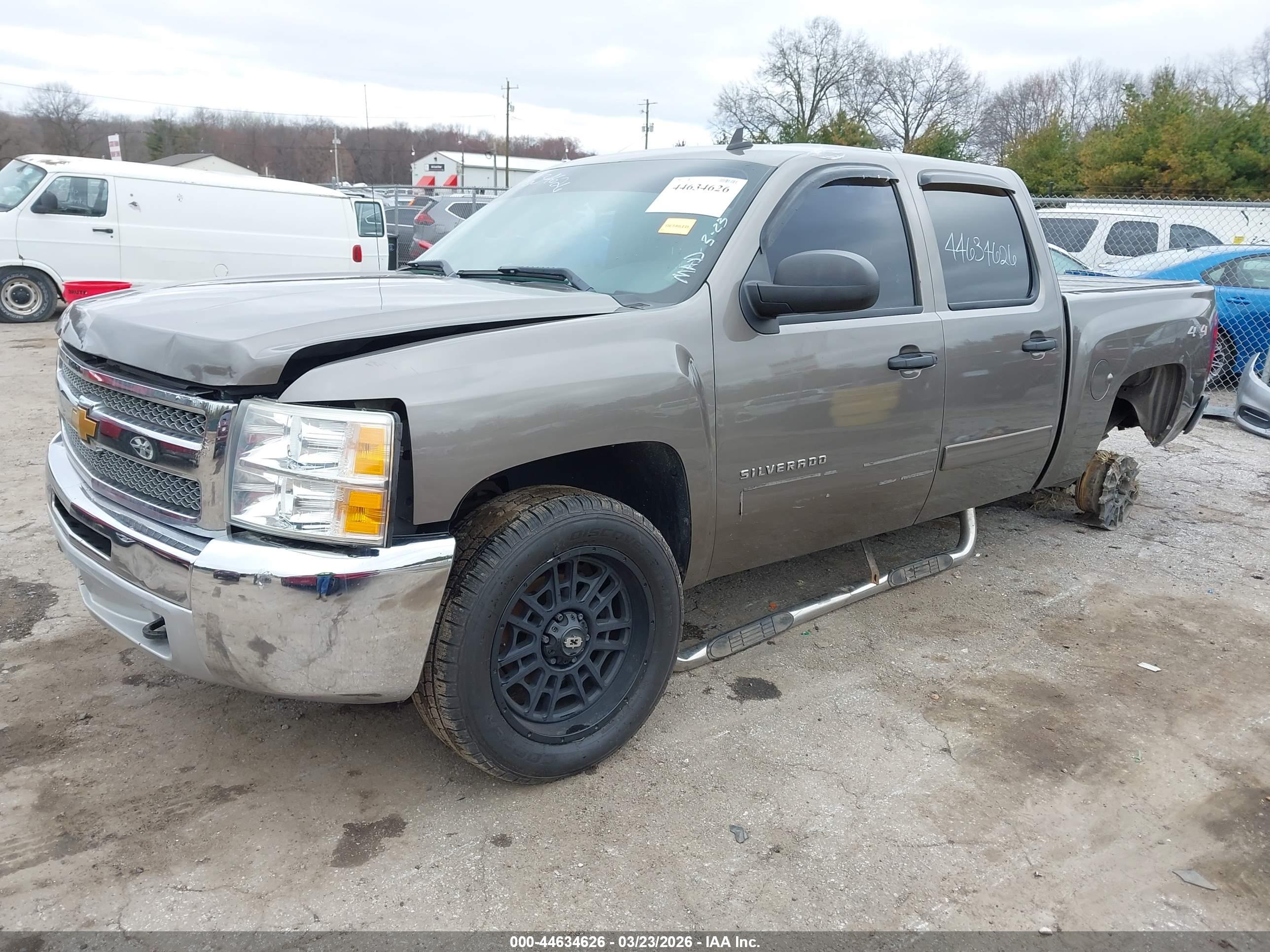 CHEVROLET SILVERADO image 2