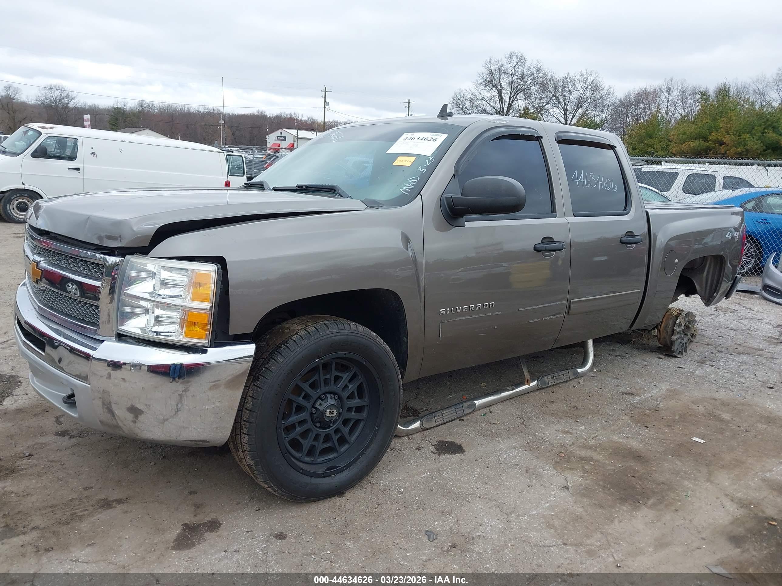 CHEVROLET SILVERADO image 6