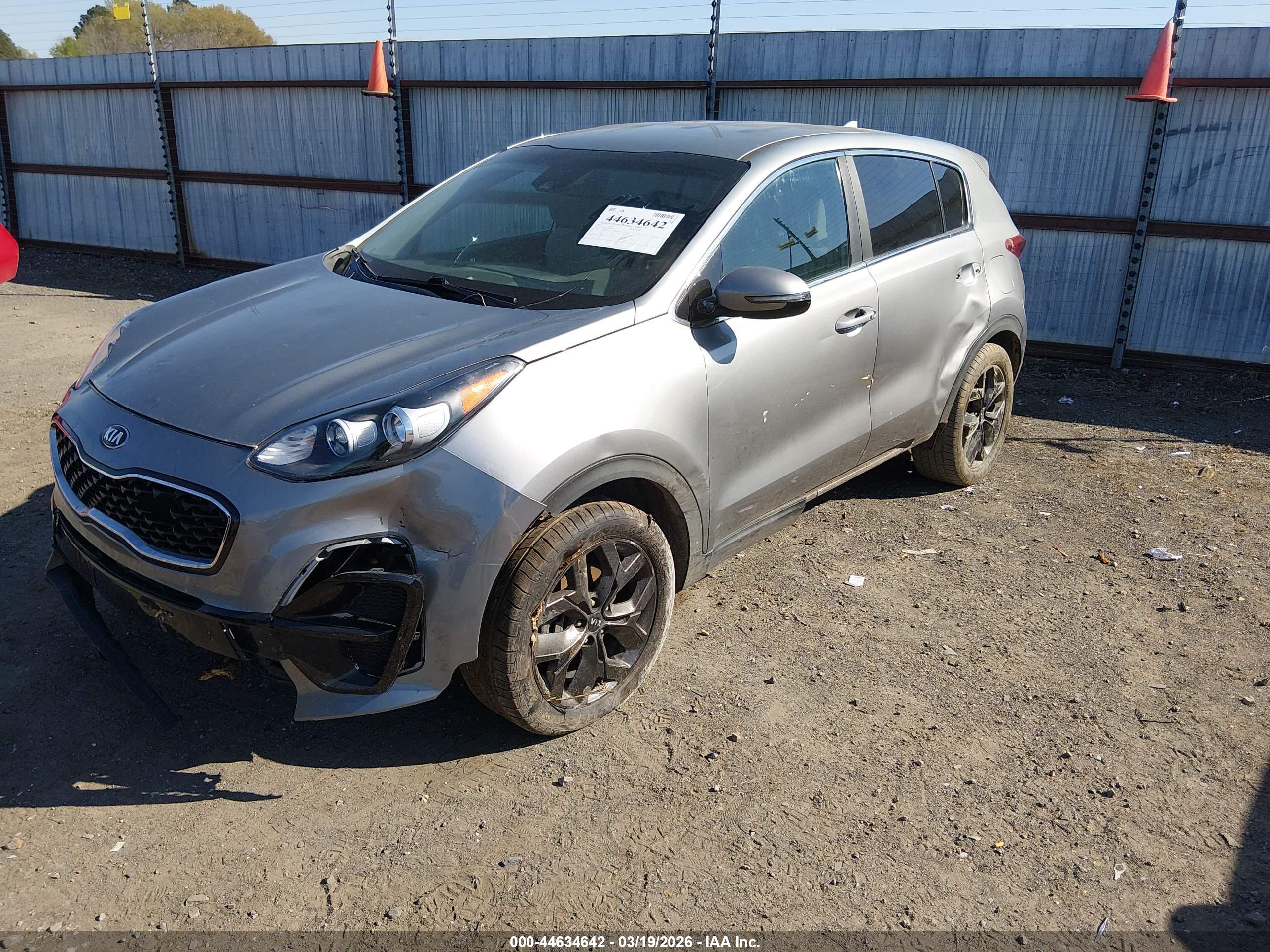 KIA SPORTAGE image 2