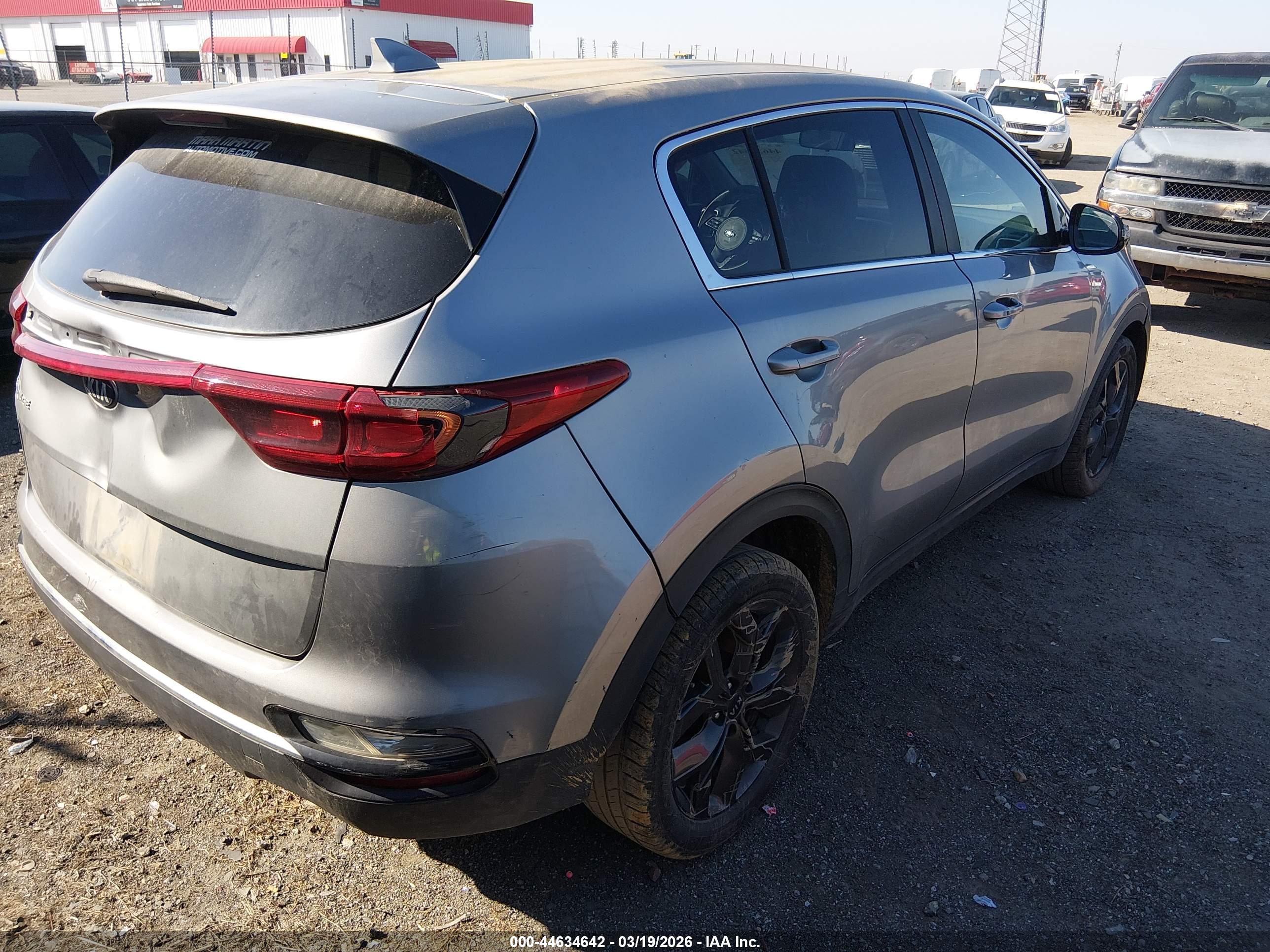 KIA SPORTAGE image 4