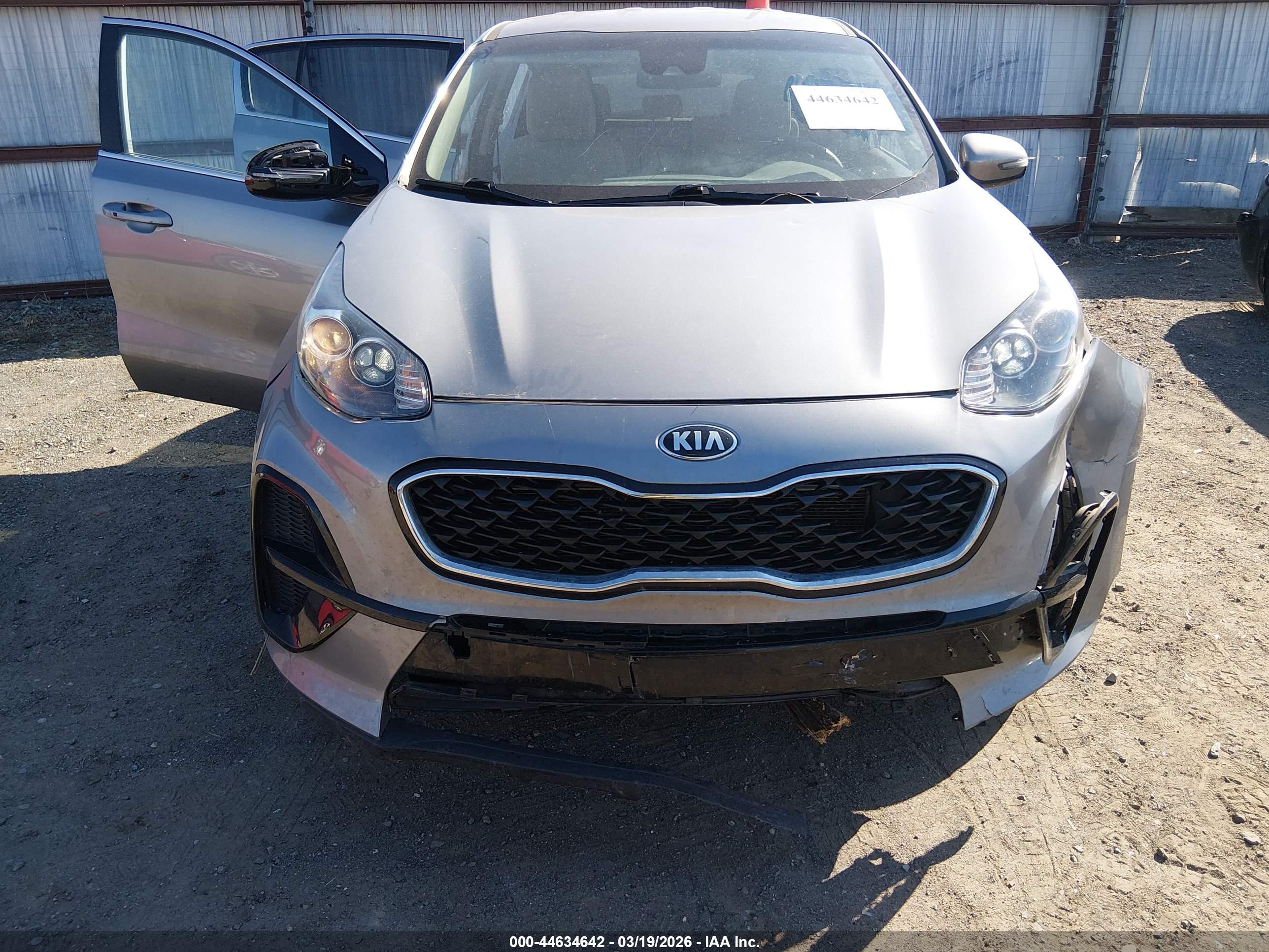 KIA SPORTAGE image 6