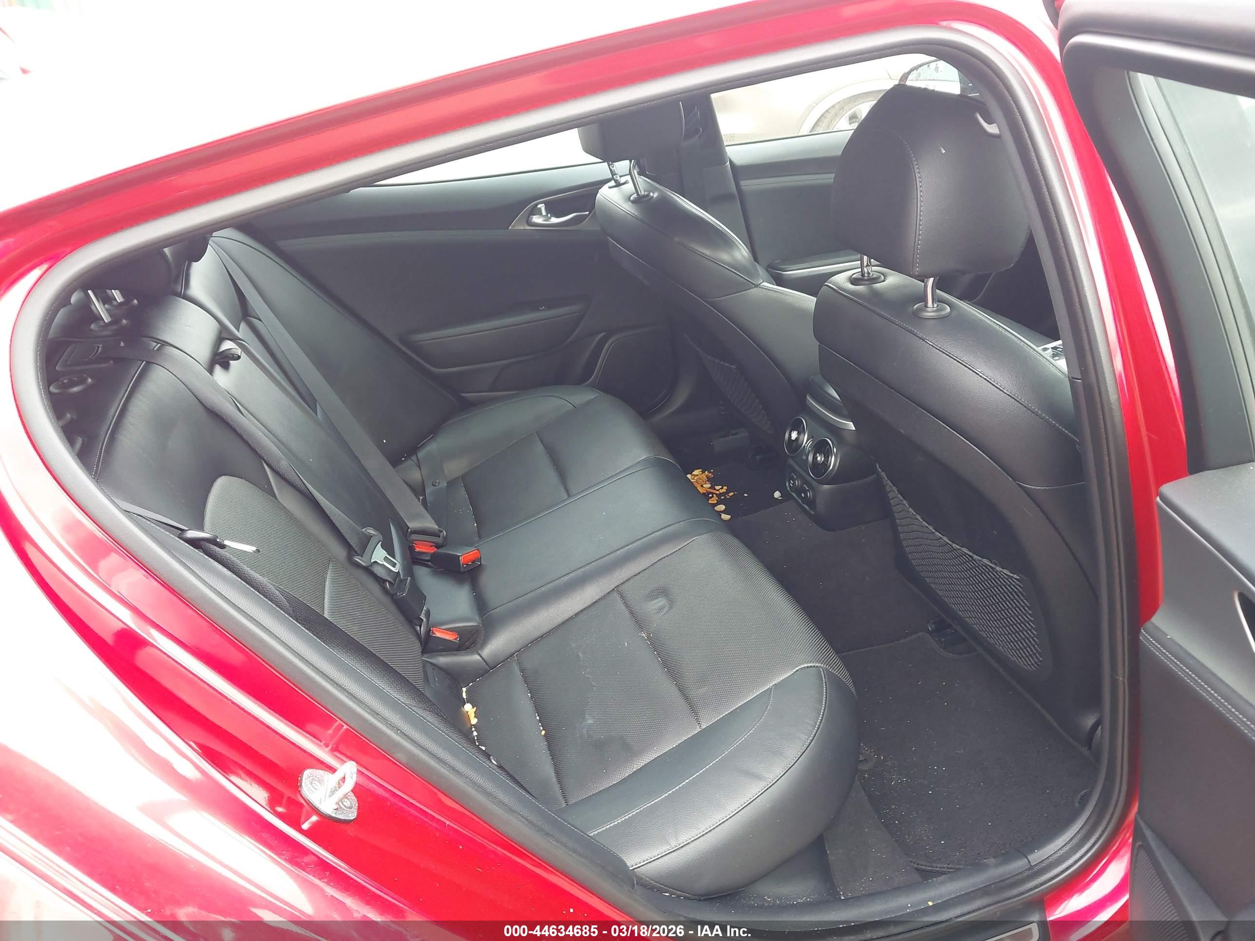 KIA STINGER image 8