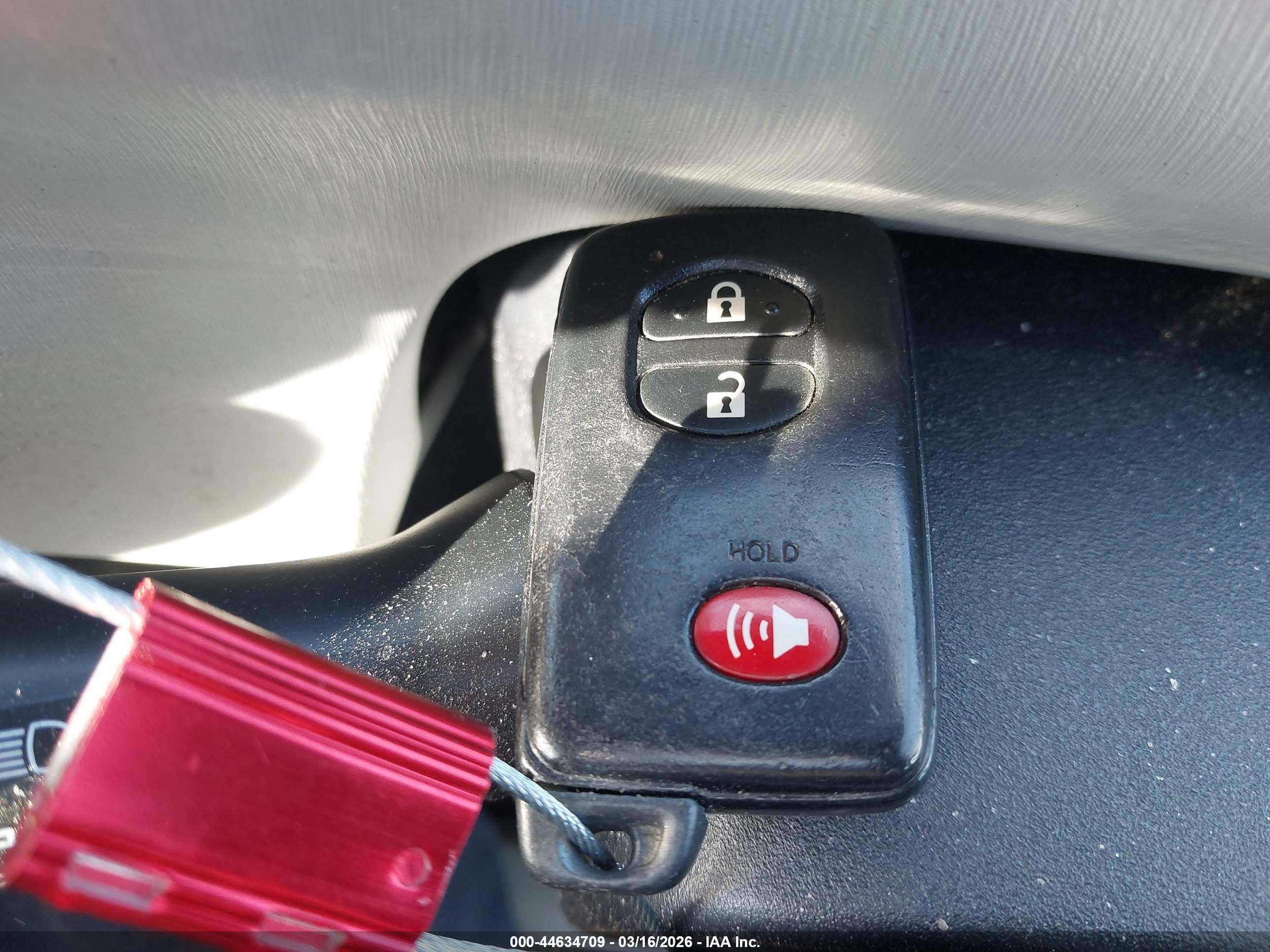 TOYOTA PRIUS image 11