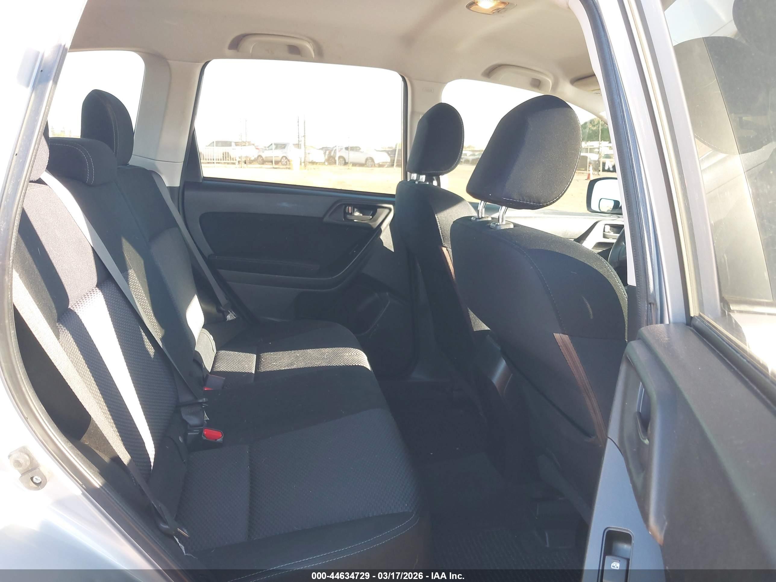 SUBARU FORESTER image 8