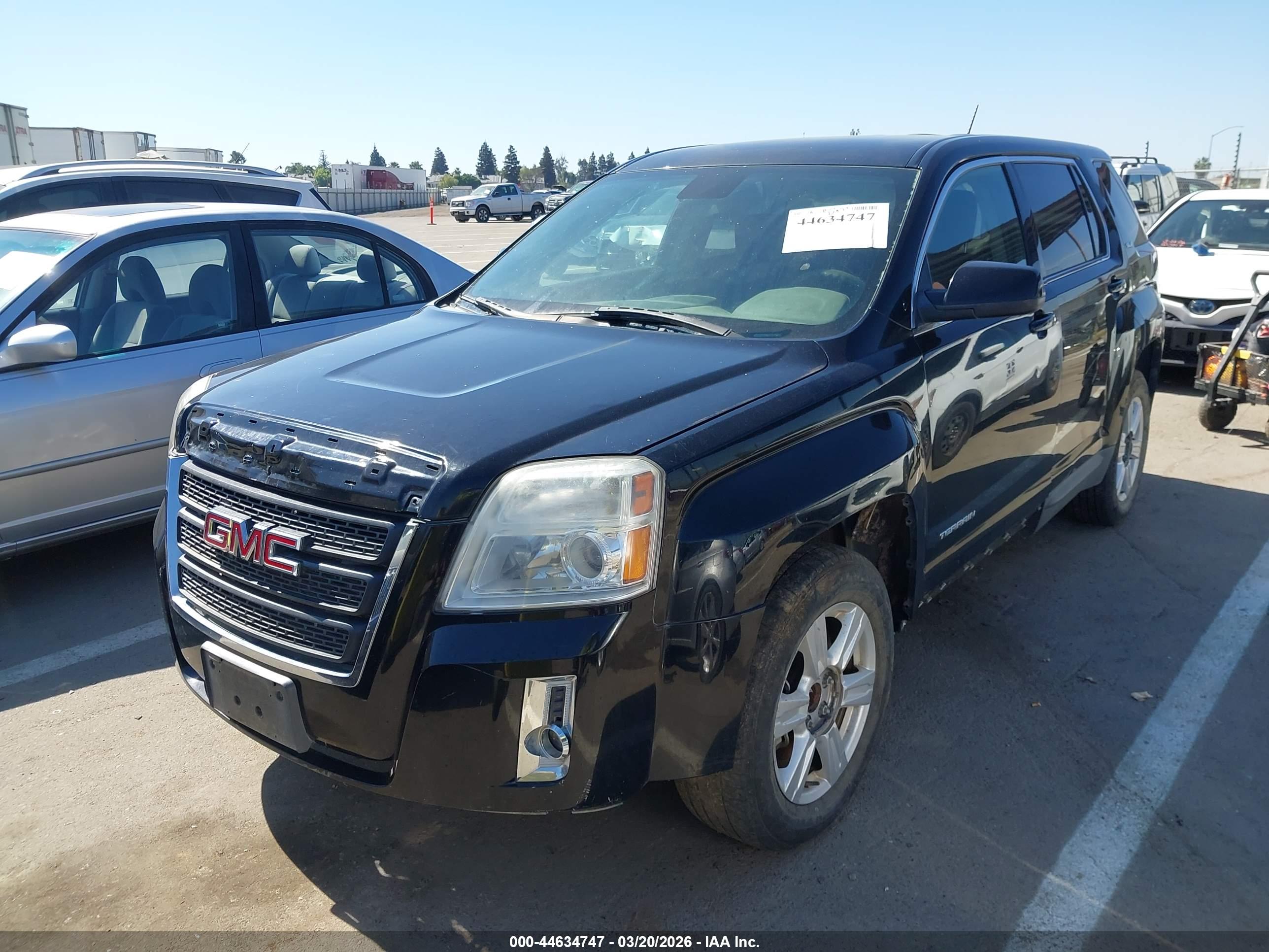 GMC TERRAIN image 2