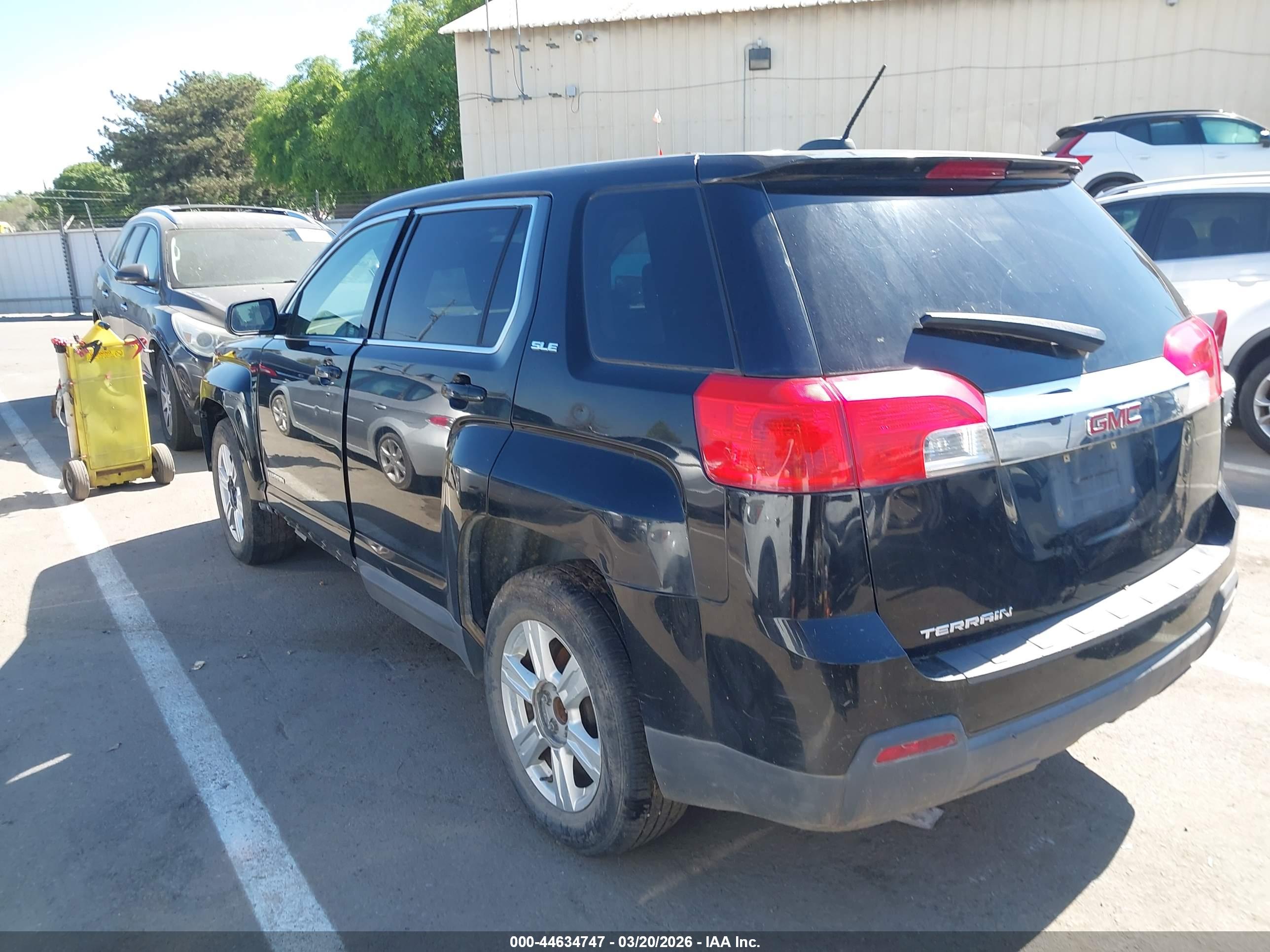 GMC TERRAIN image 3
