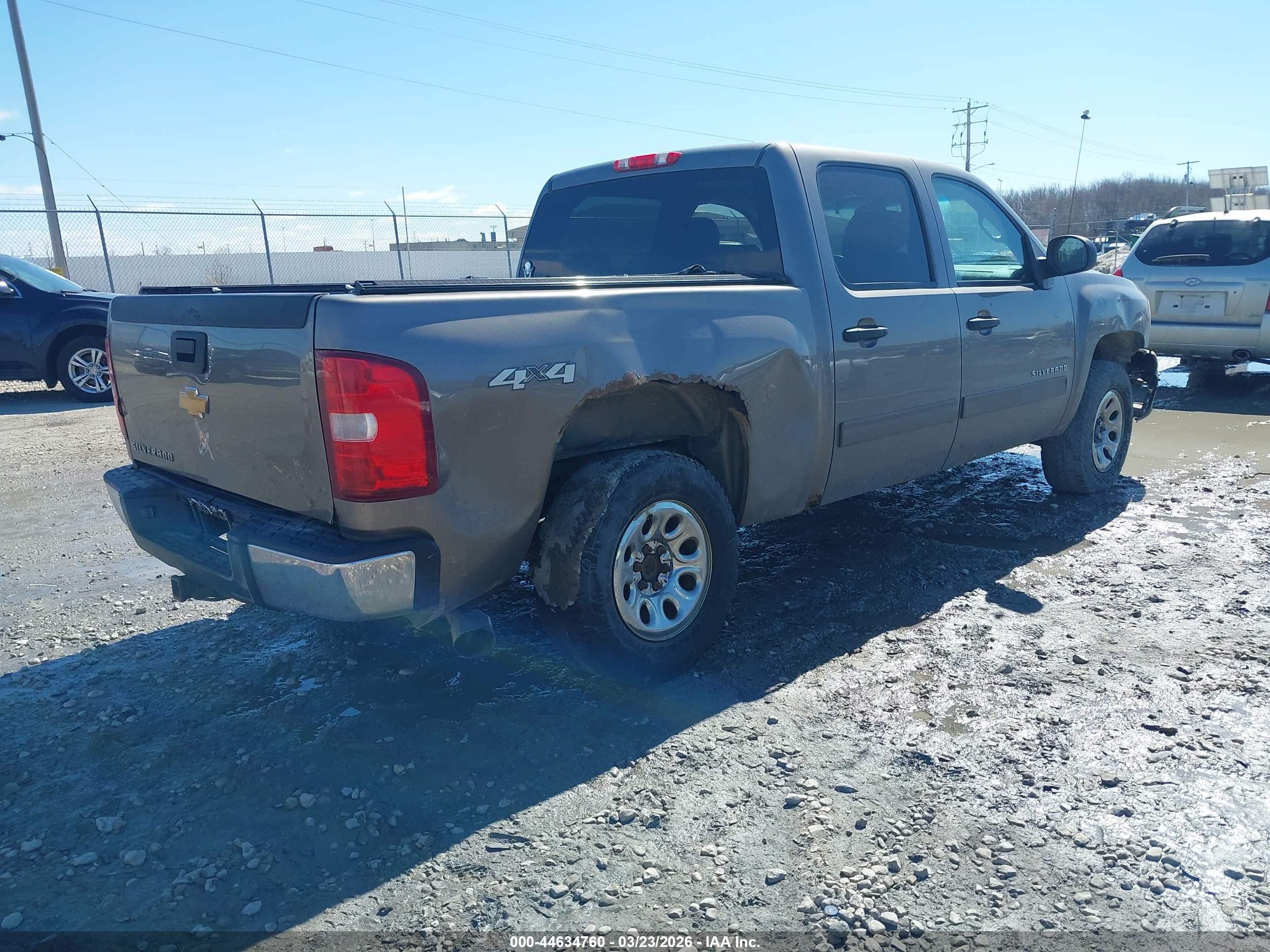 CHEVROLET SILVERADO image 4