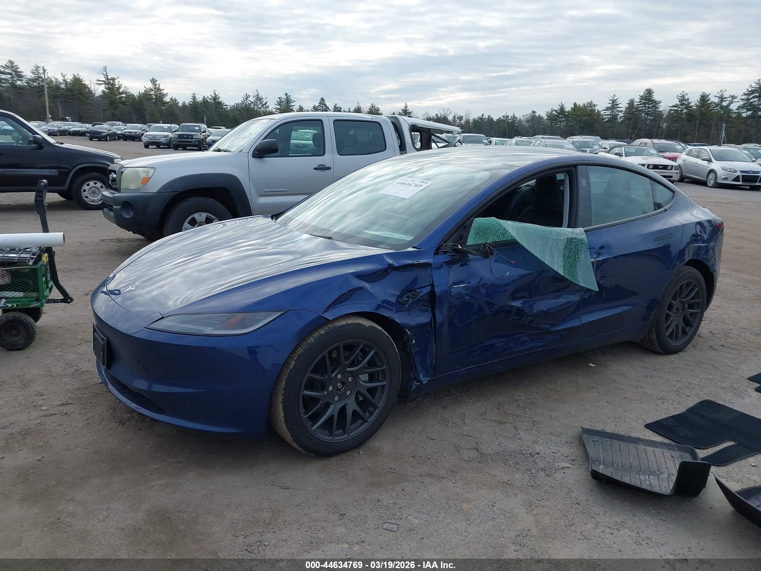 TESLA MODEL image 2