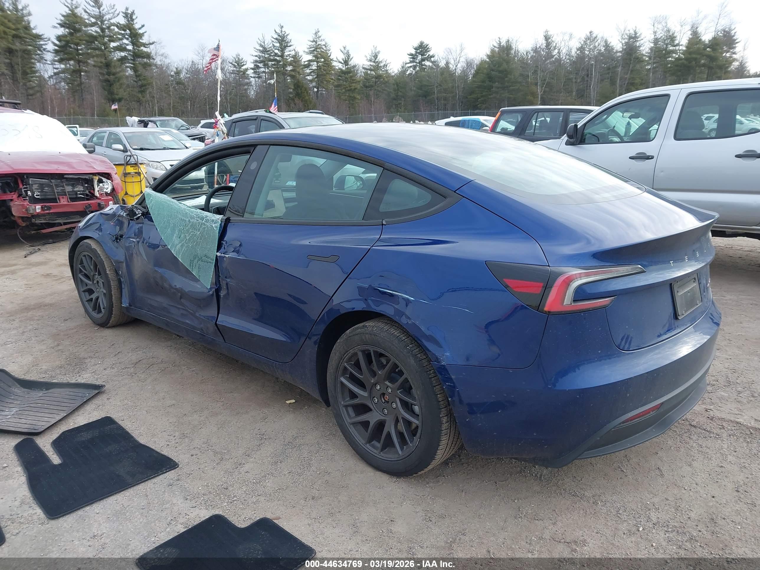 TESLA MODEL image 3