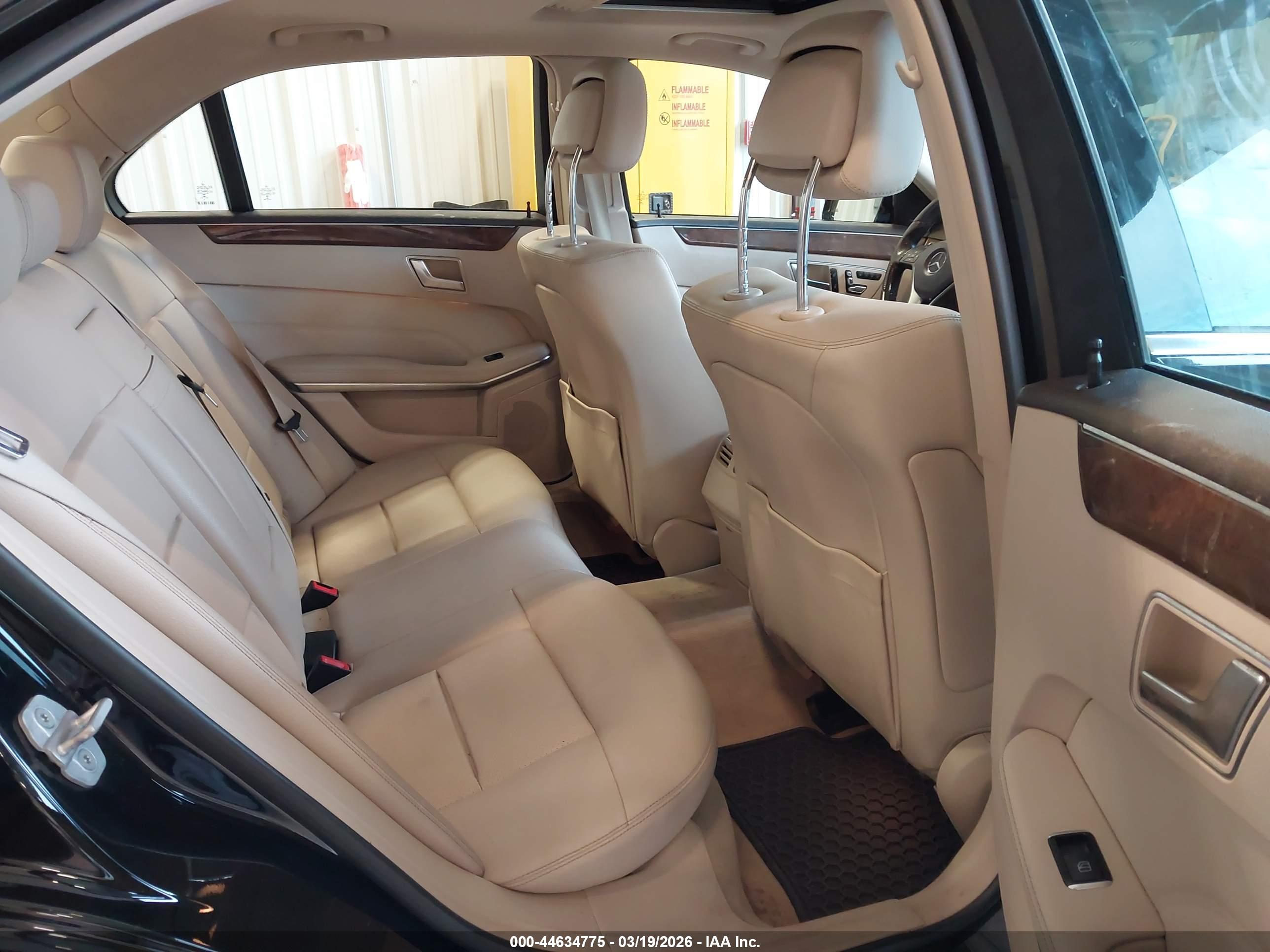 MERCEDES-BENZ E image 8