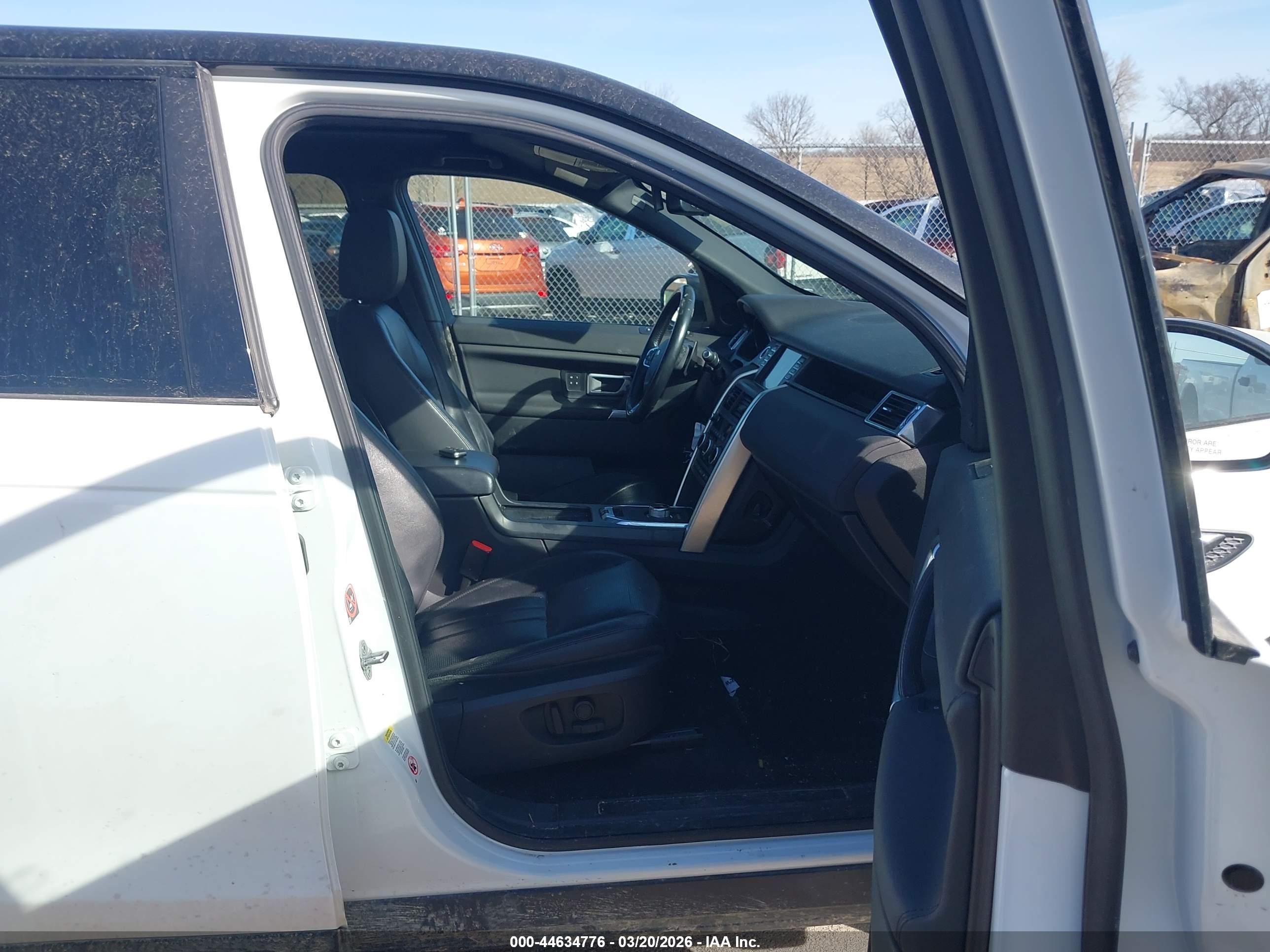 LAND ROVER image 5