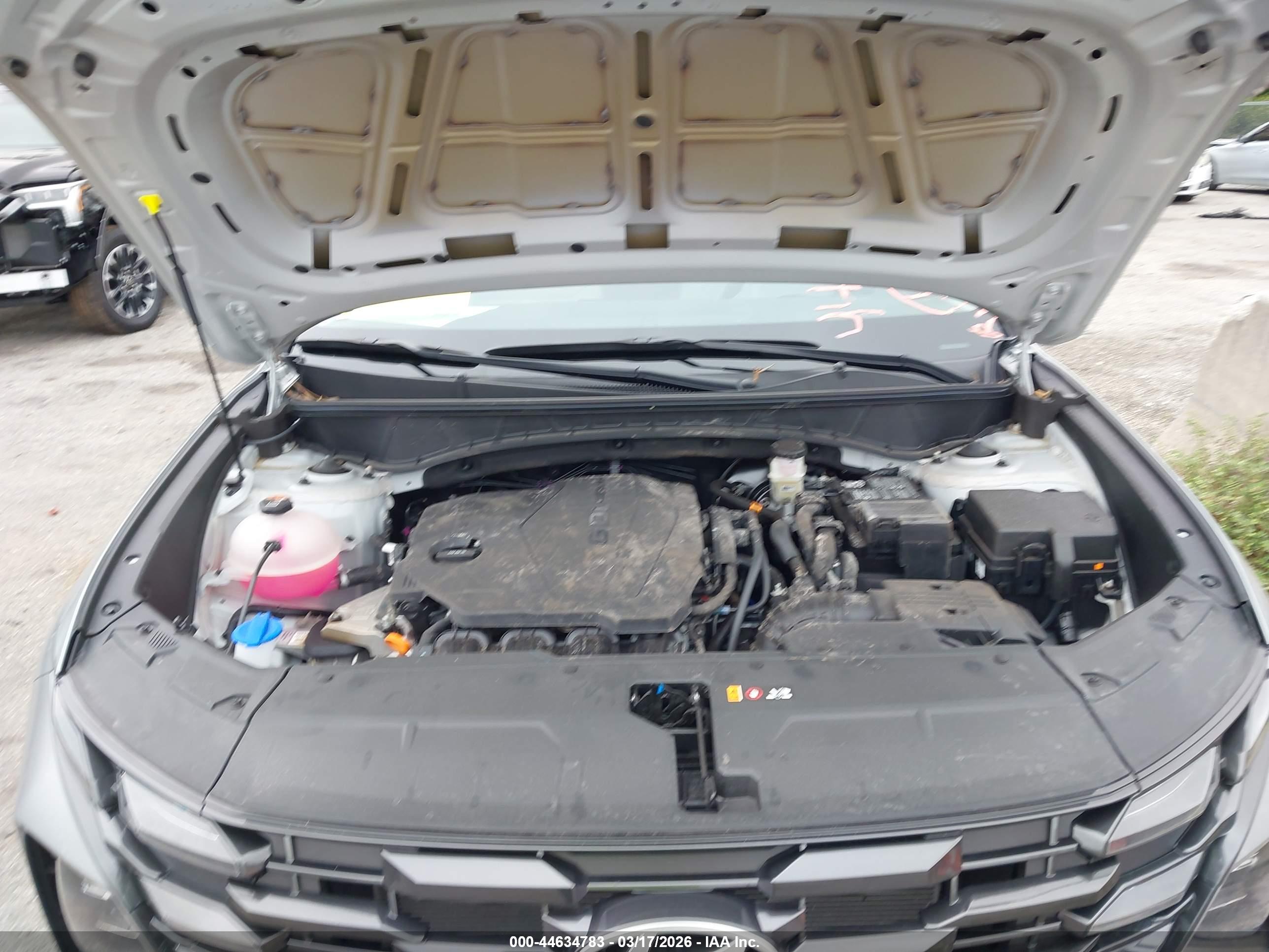 HYUNDAI TUCSON image 10