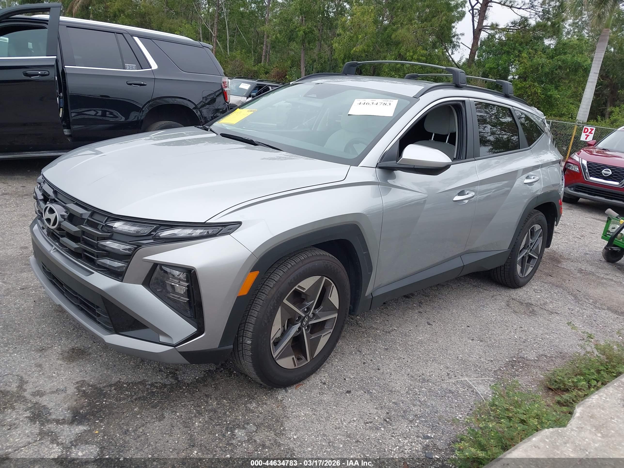 HYUNDAI TUCSON image 2
