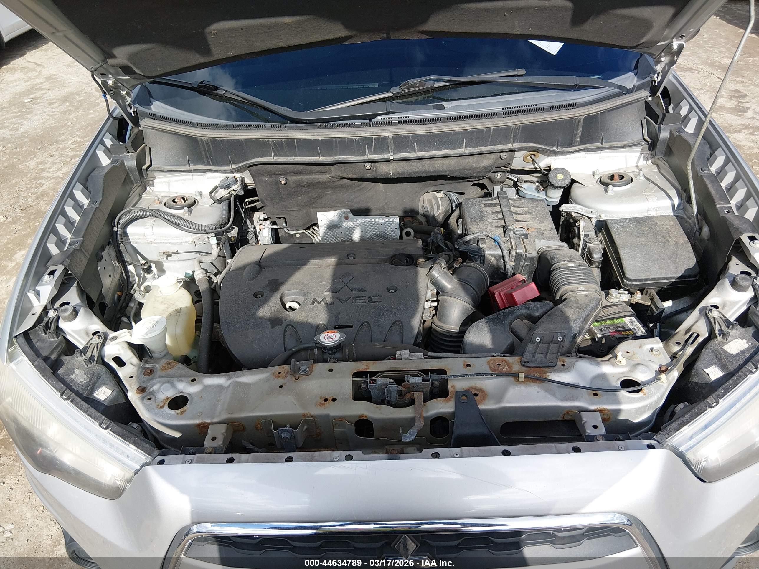 MITSUBISHI OUTLANDER image 10