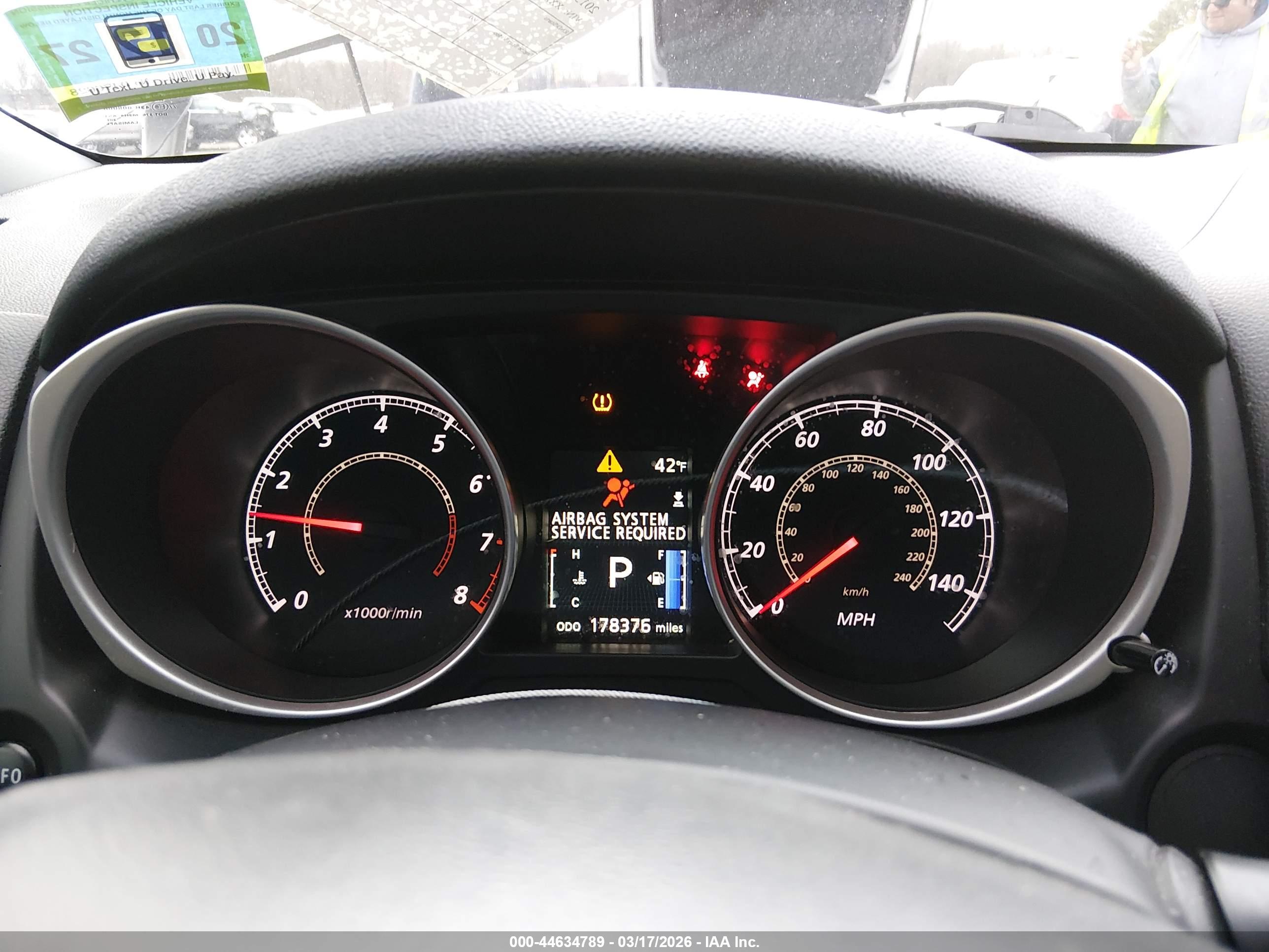 MITSUBISHI OUTLANDER image 7