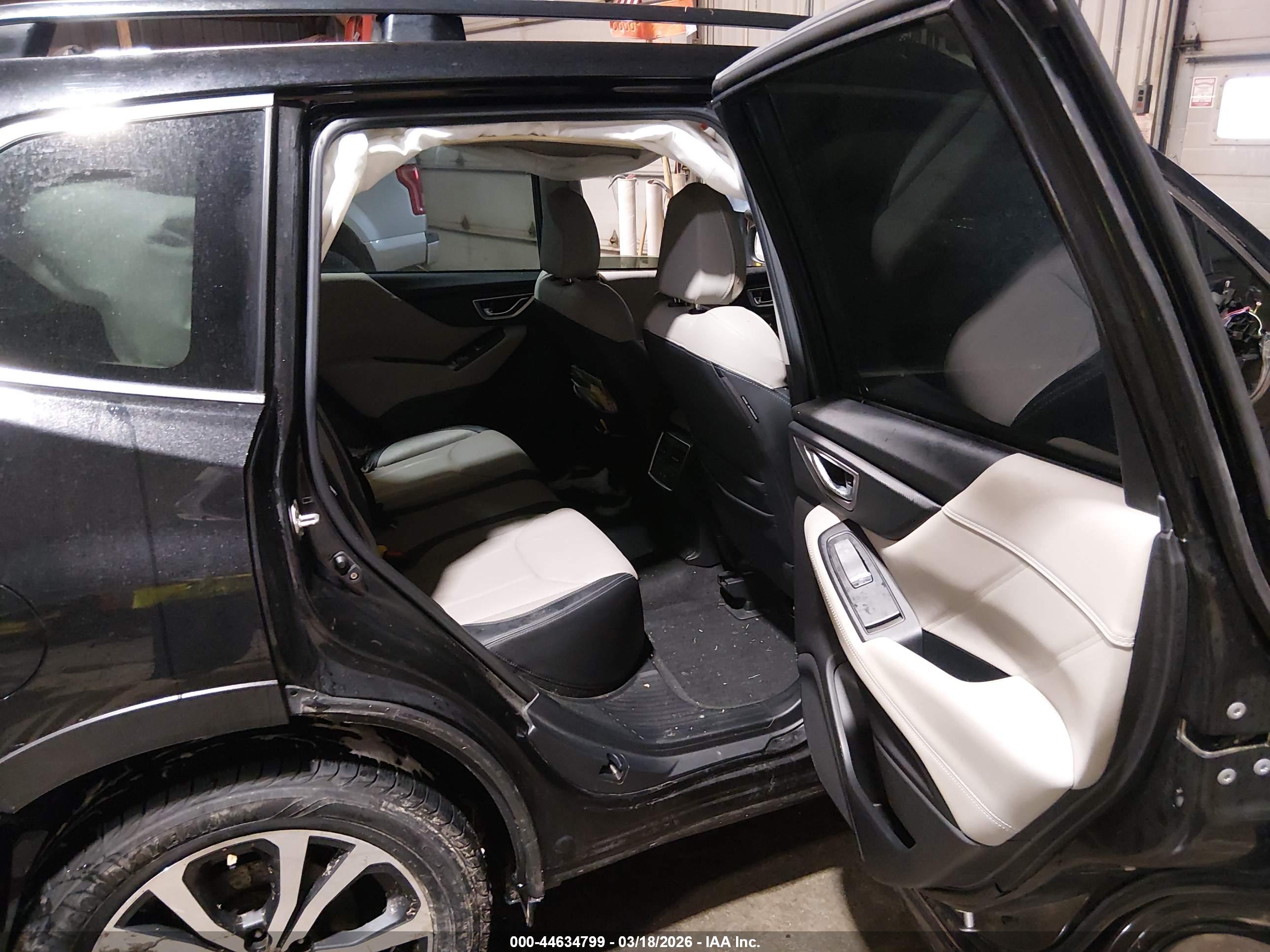 SUBARU FORESTER image 8