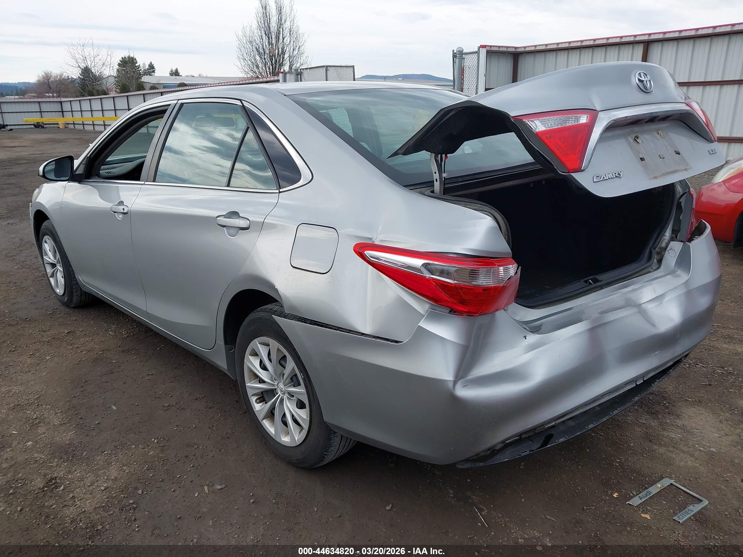 TOYOTA CAMRY image 3