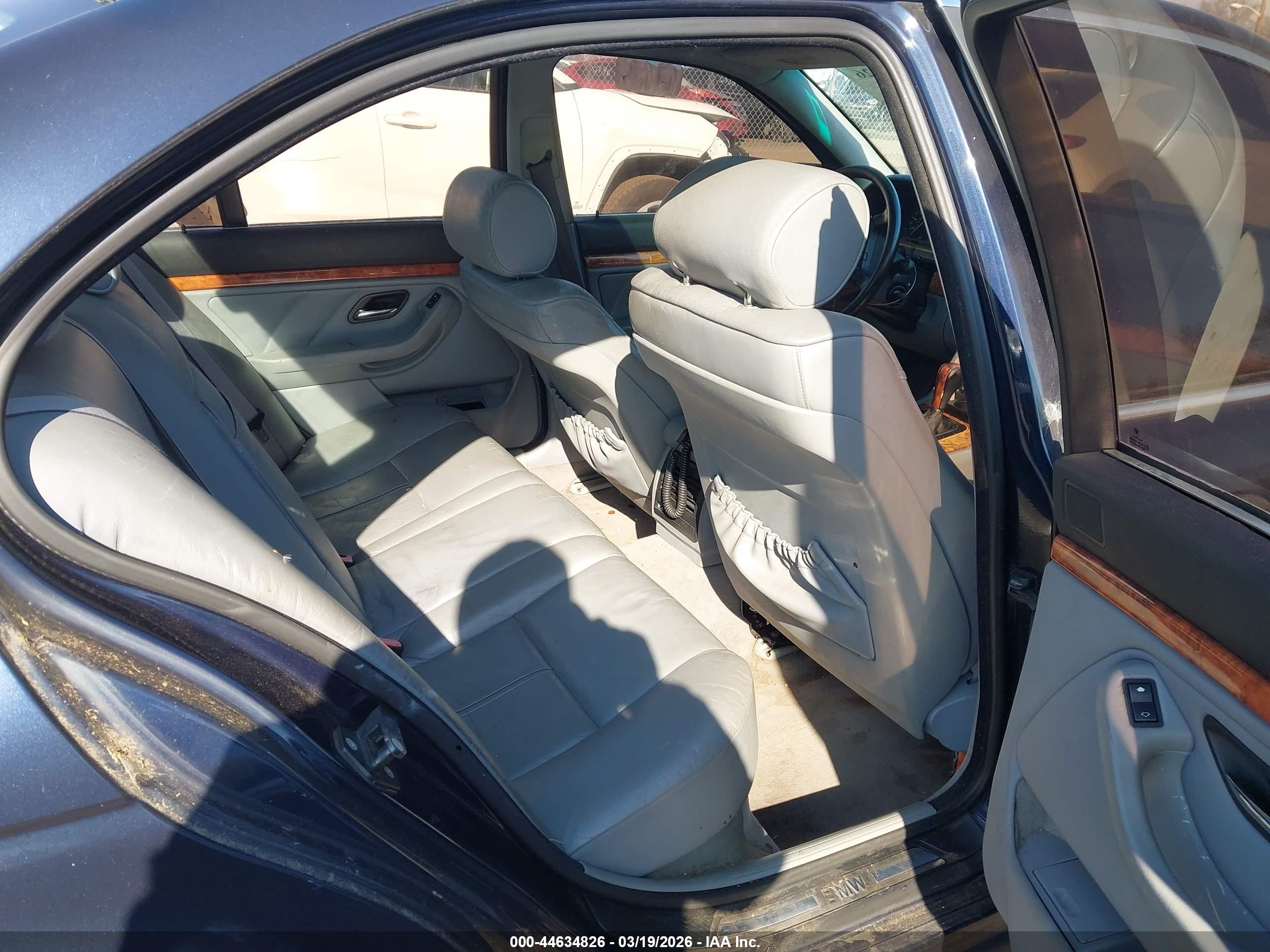 BMW 540IA image 8