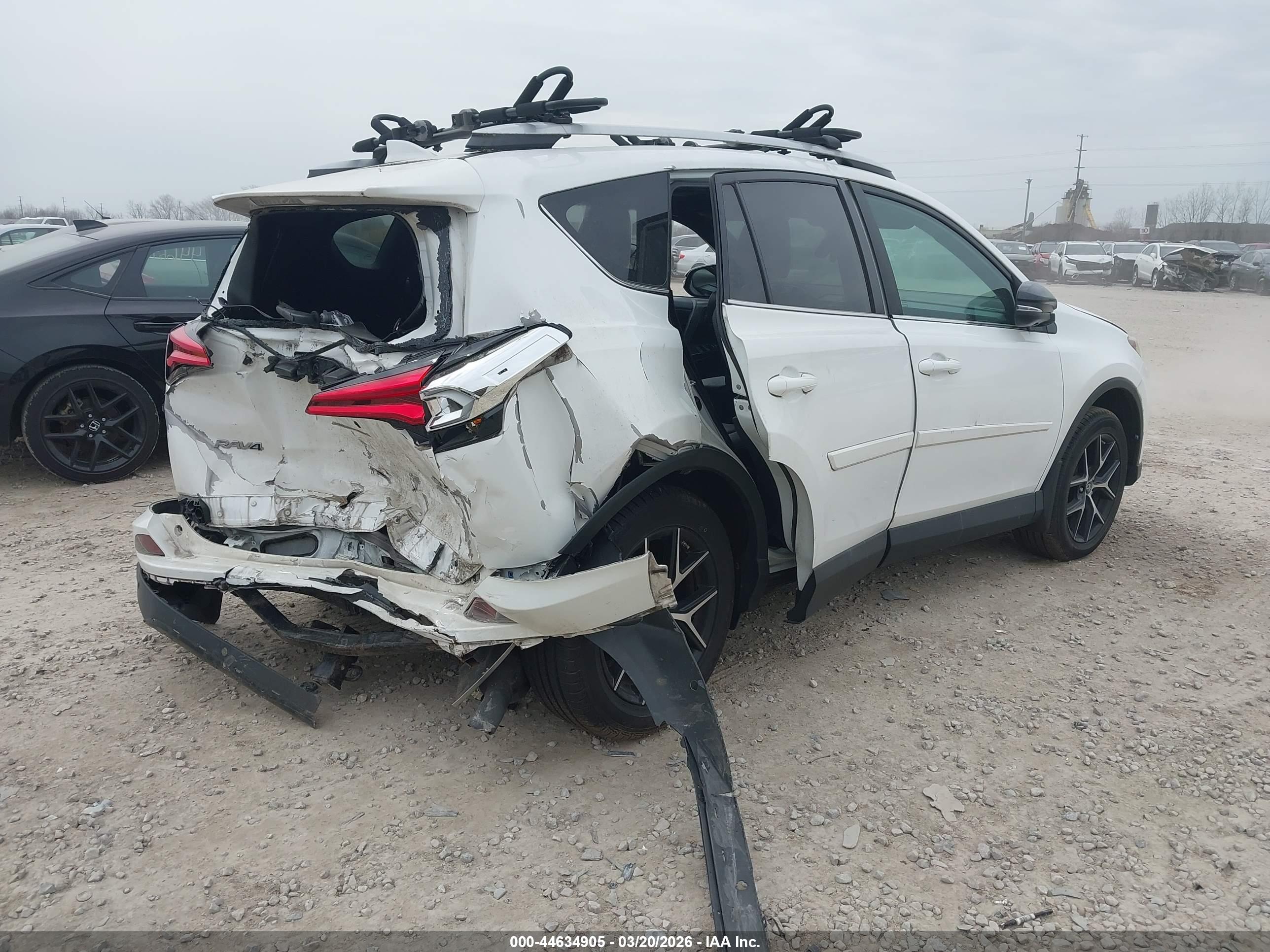 TOYOTA RAV4 image 4