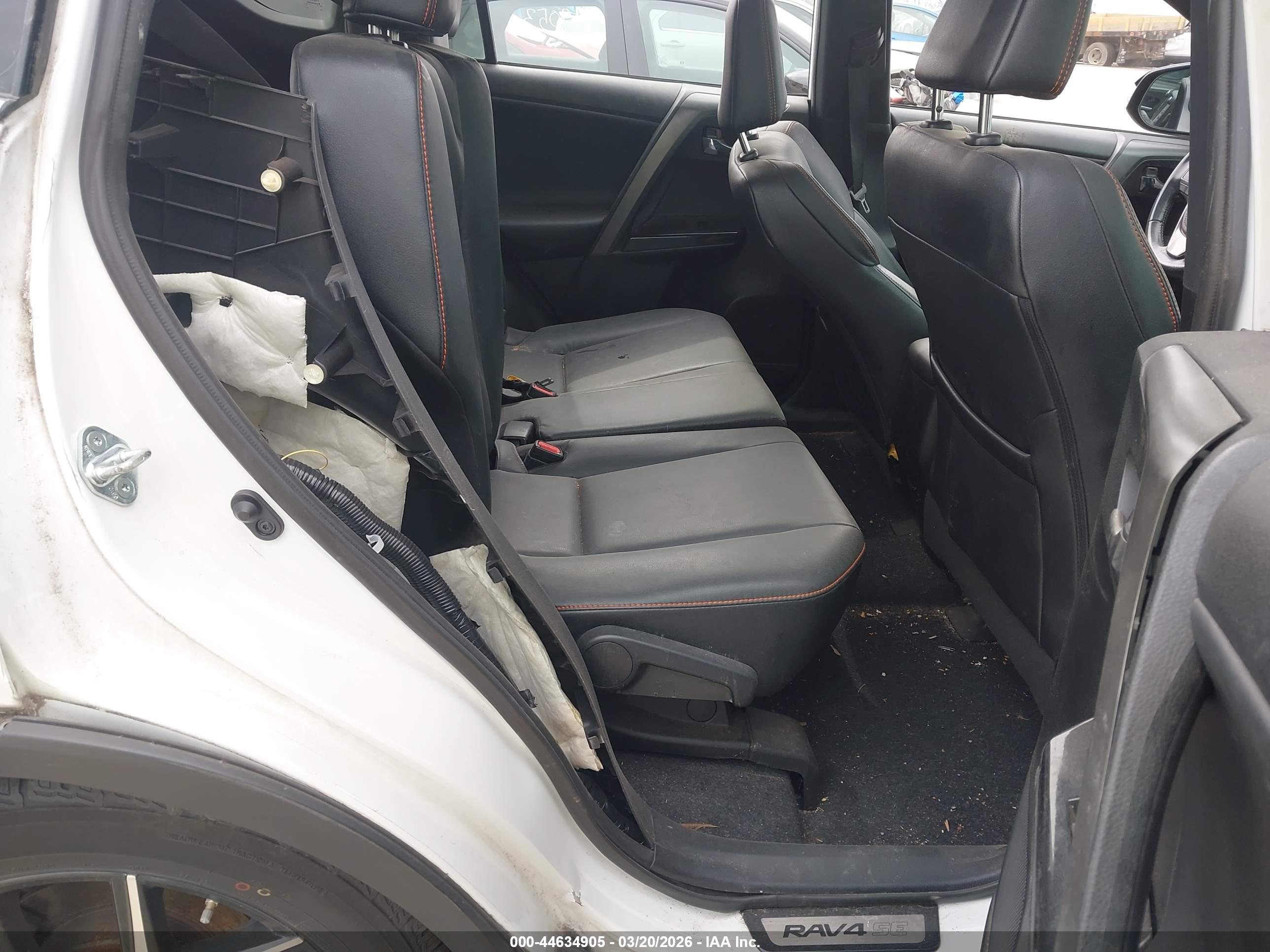 TOYOTA RAV4 image 8