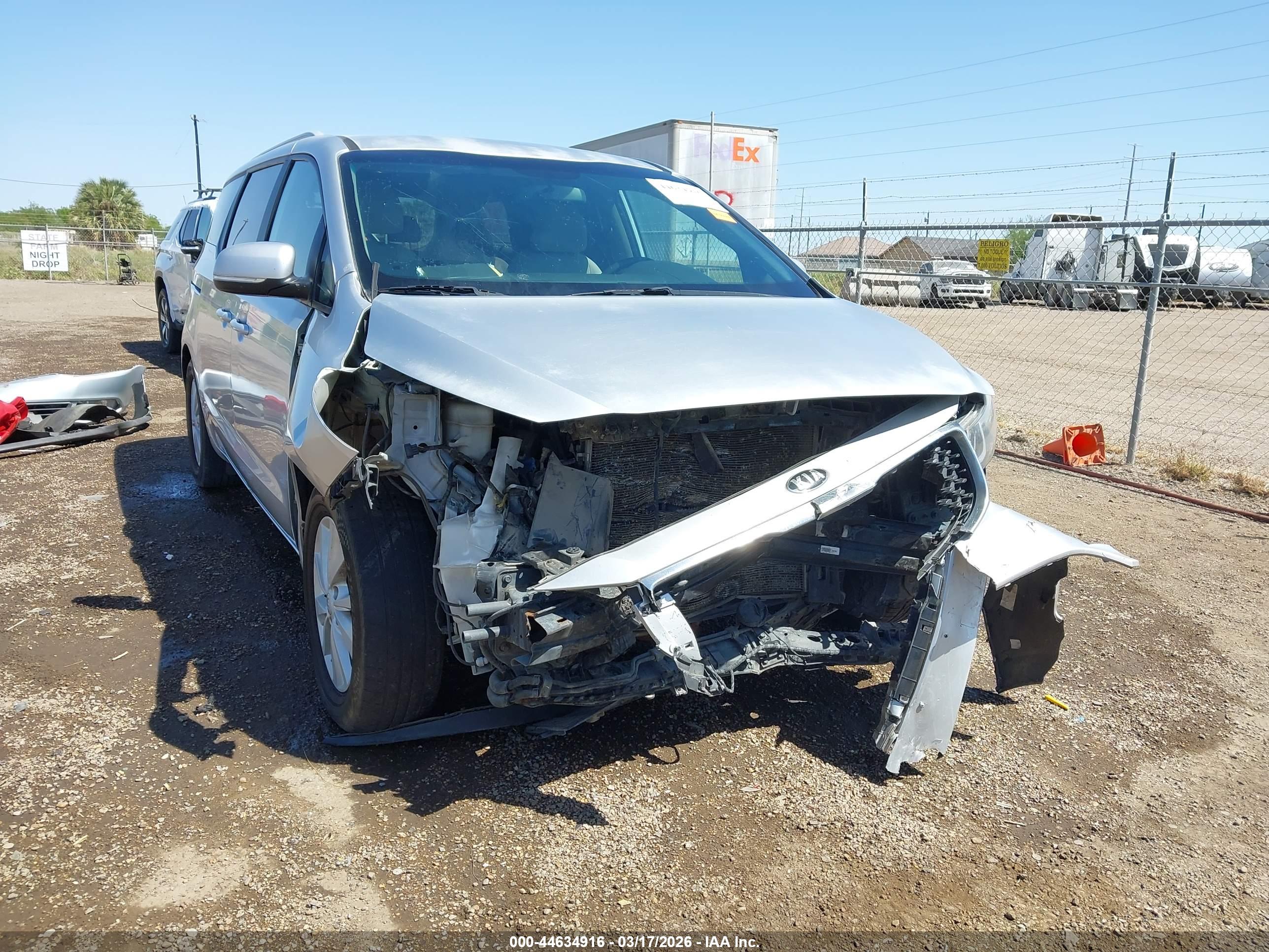 KIA SEDONA image 6