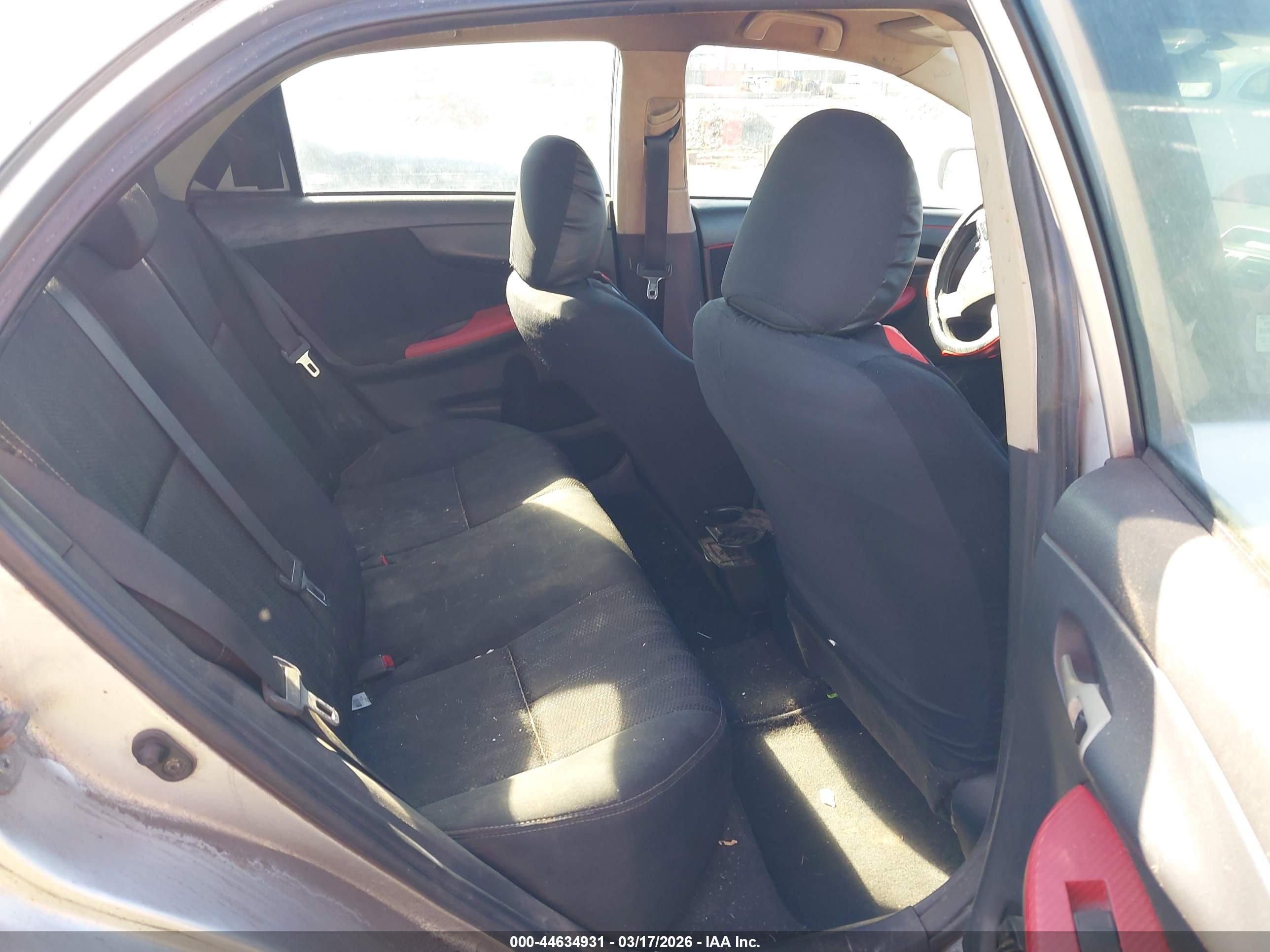 TOYOTA COROLLA image 8