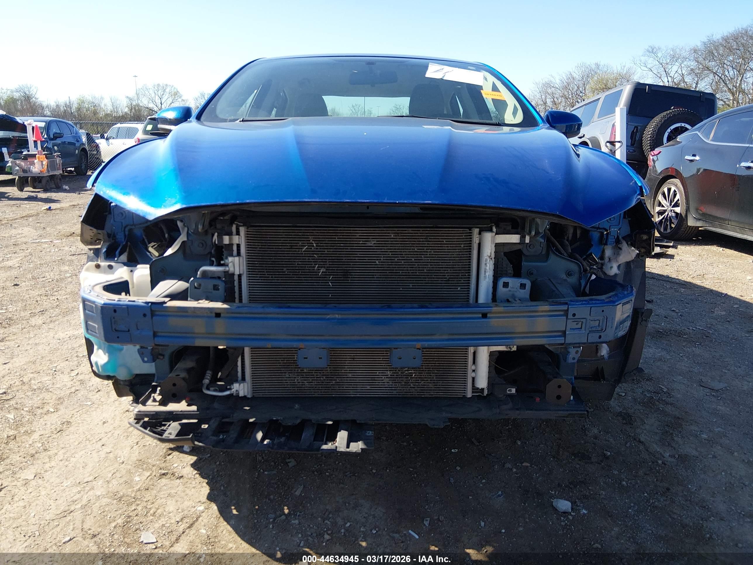 FORD FUSION image 6