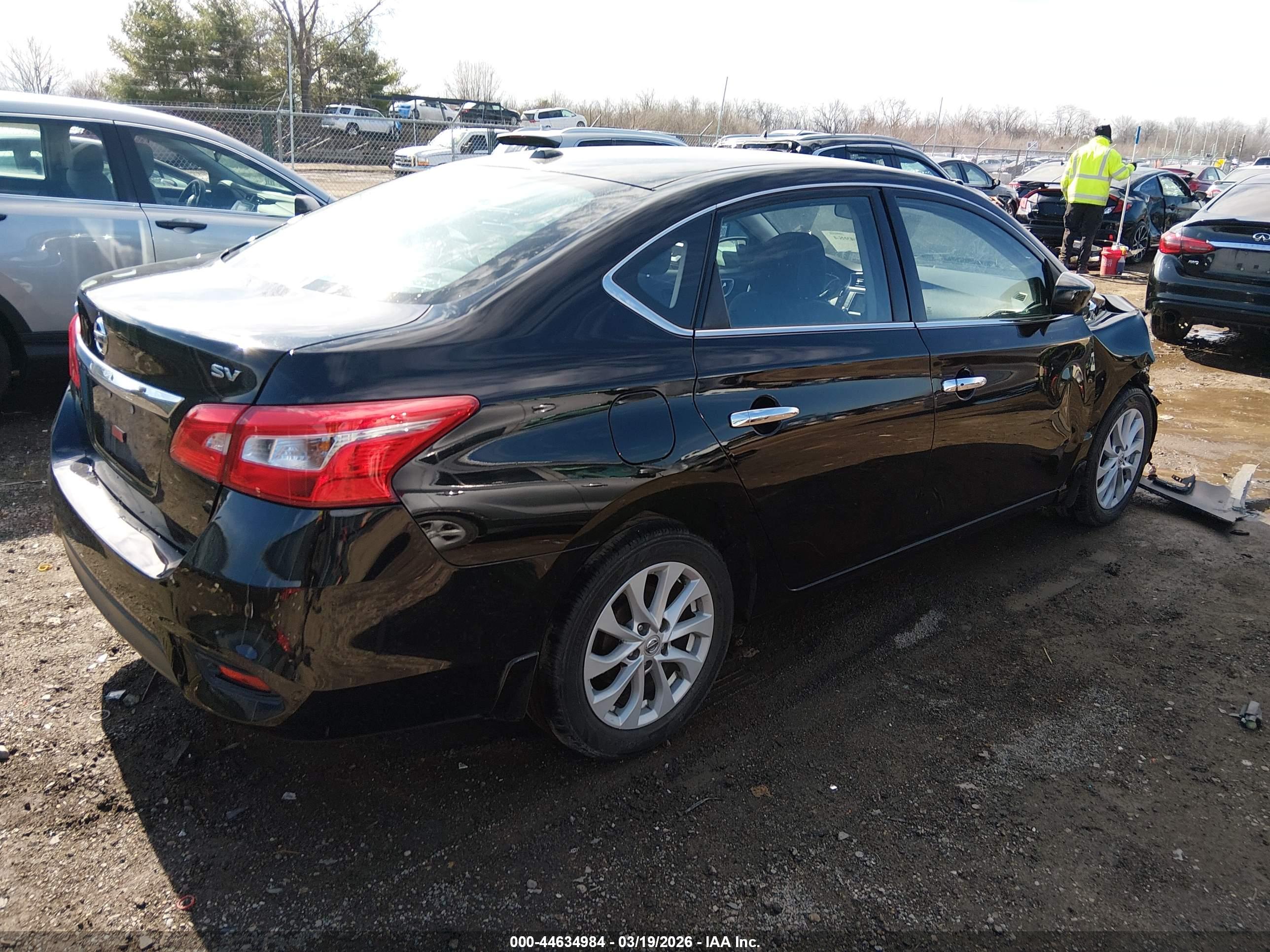NISSAN SENTRA image 4