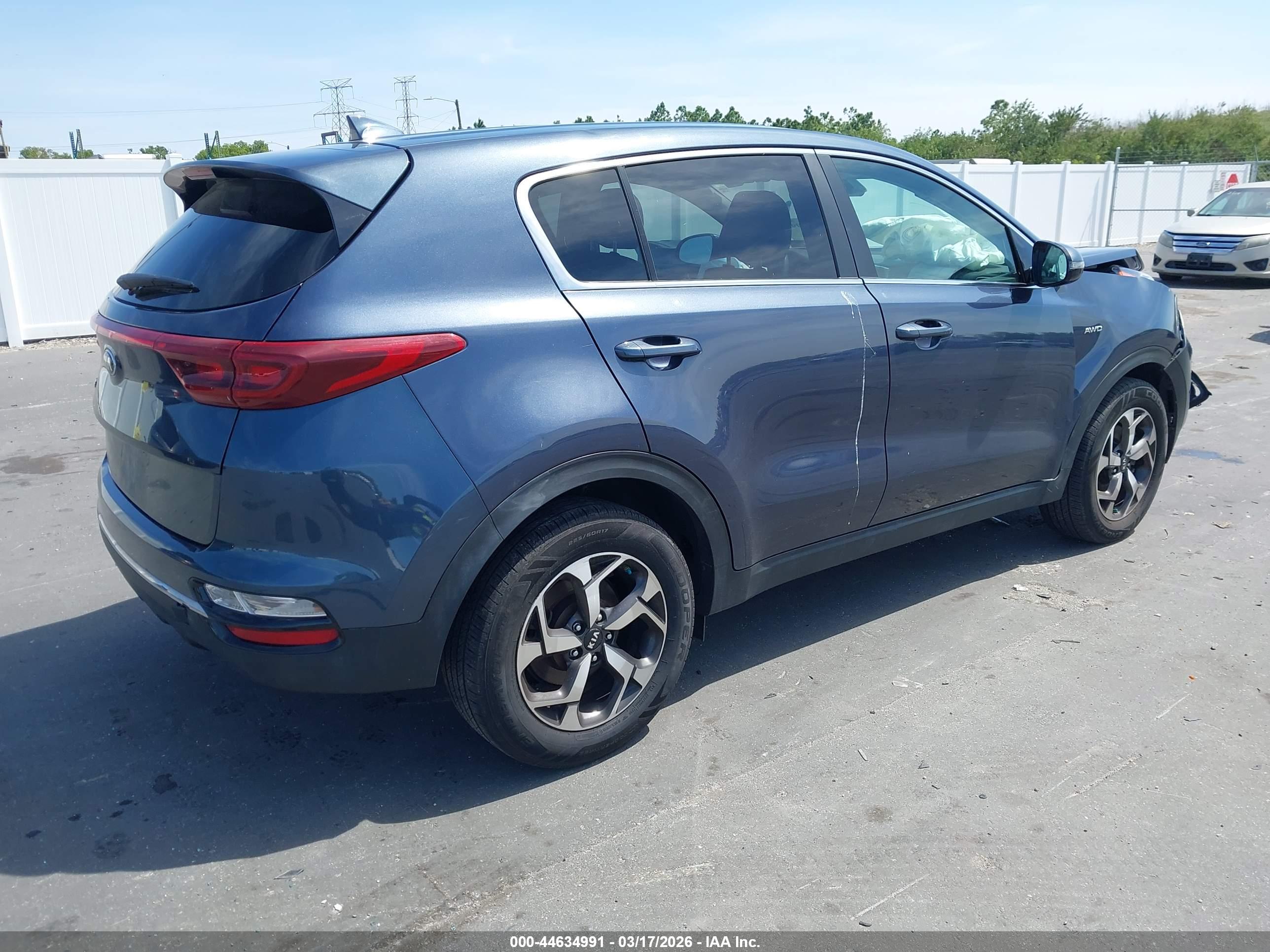KIA SPORTAGE image 4
