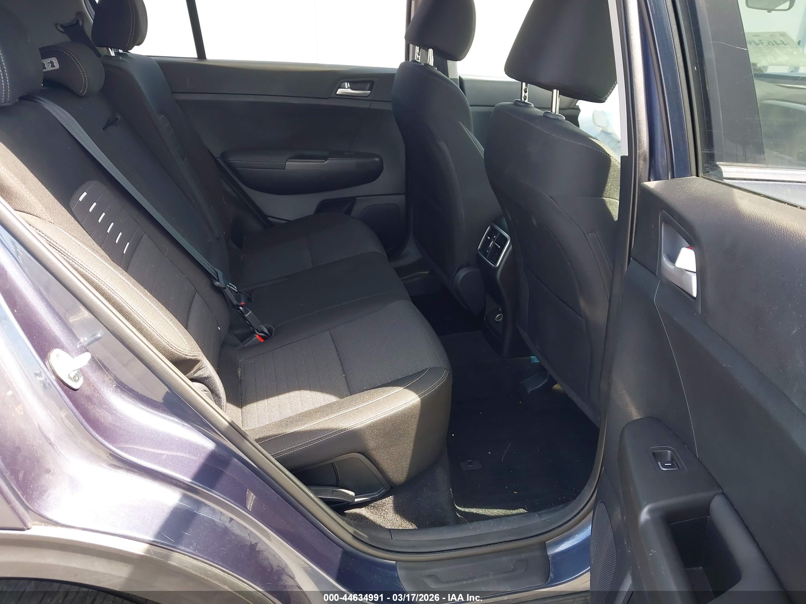 KIA SPORTAGE image 8