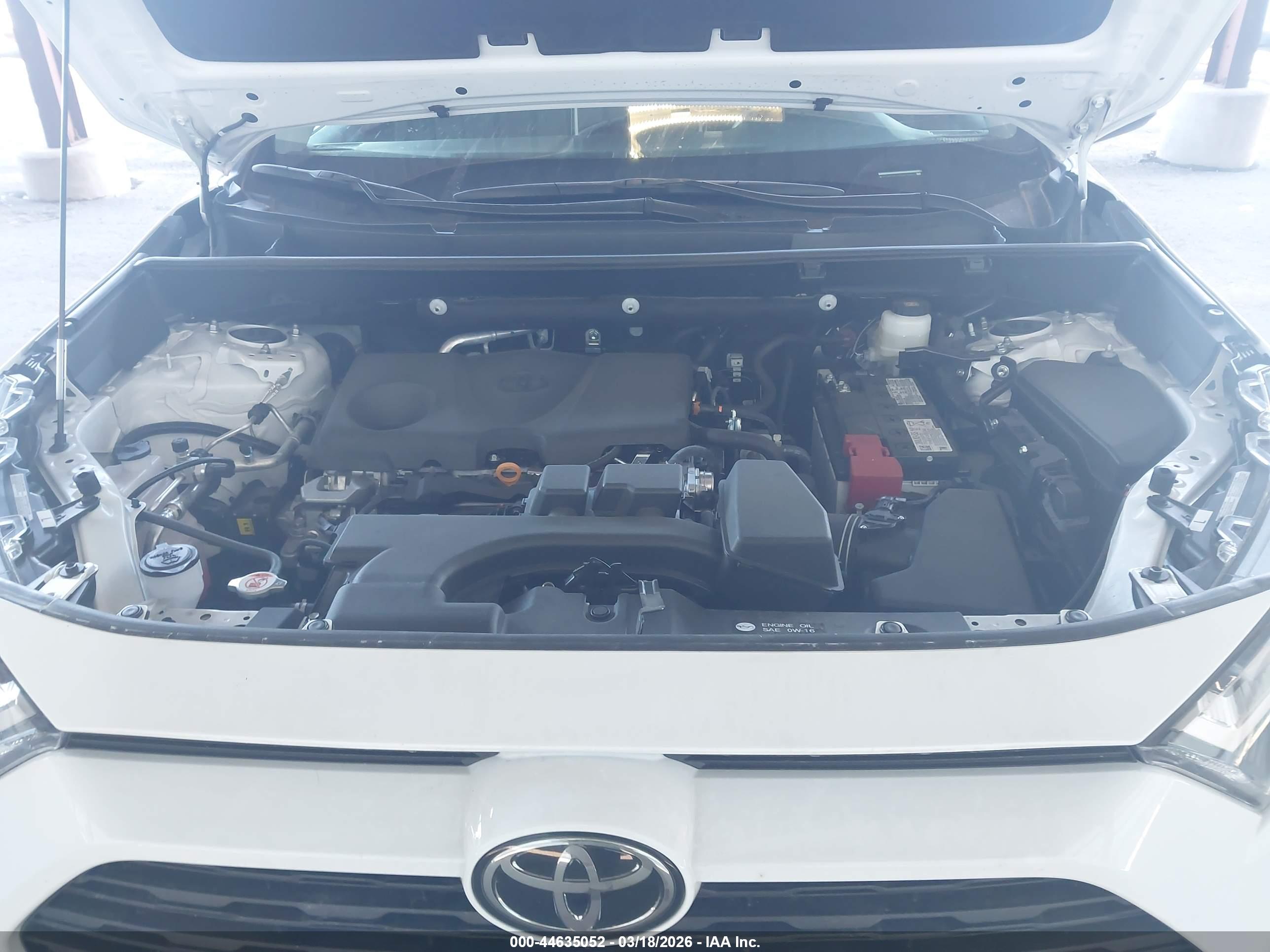 TOYOTA RAV4 image 10