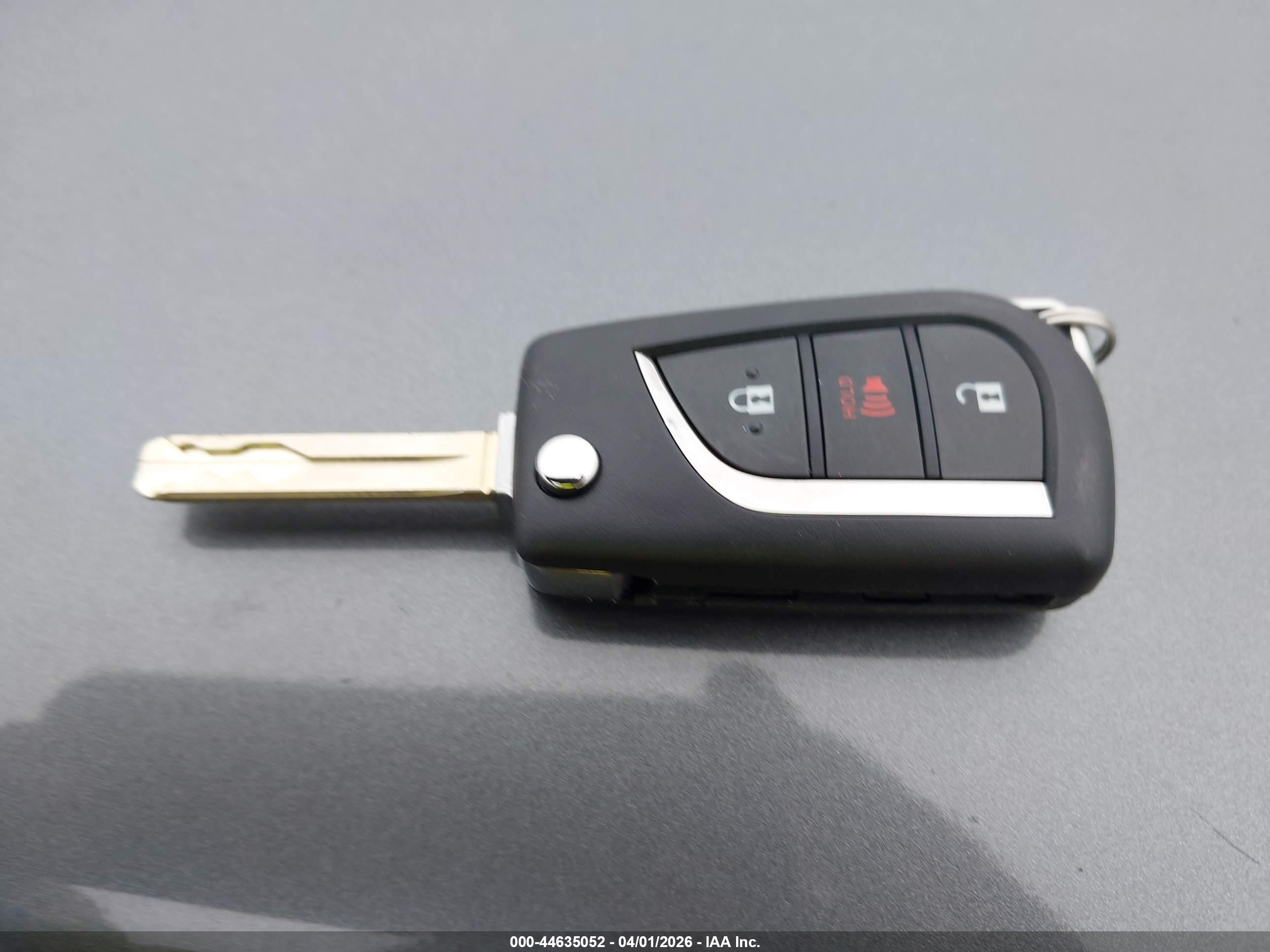 TOYOTA RAV4 image 11