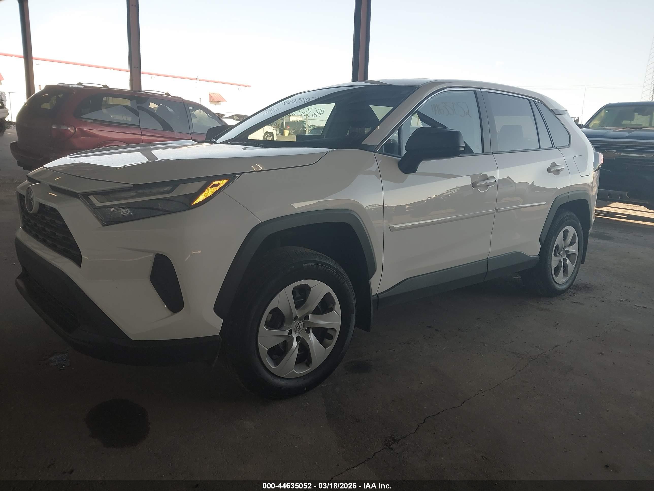 TOYOTA RAV4 image 2